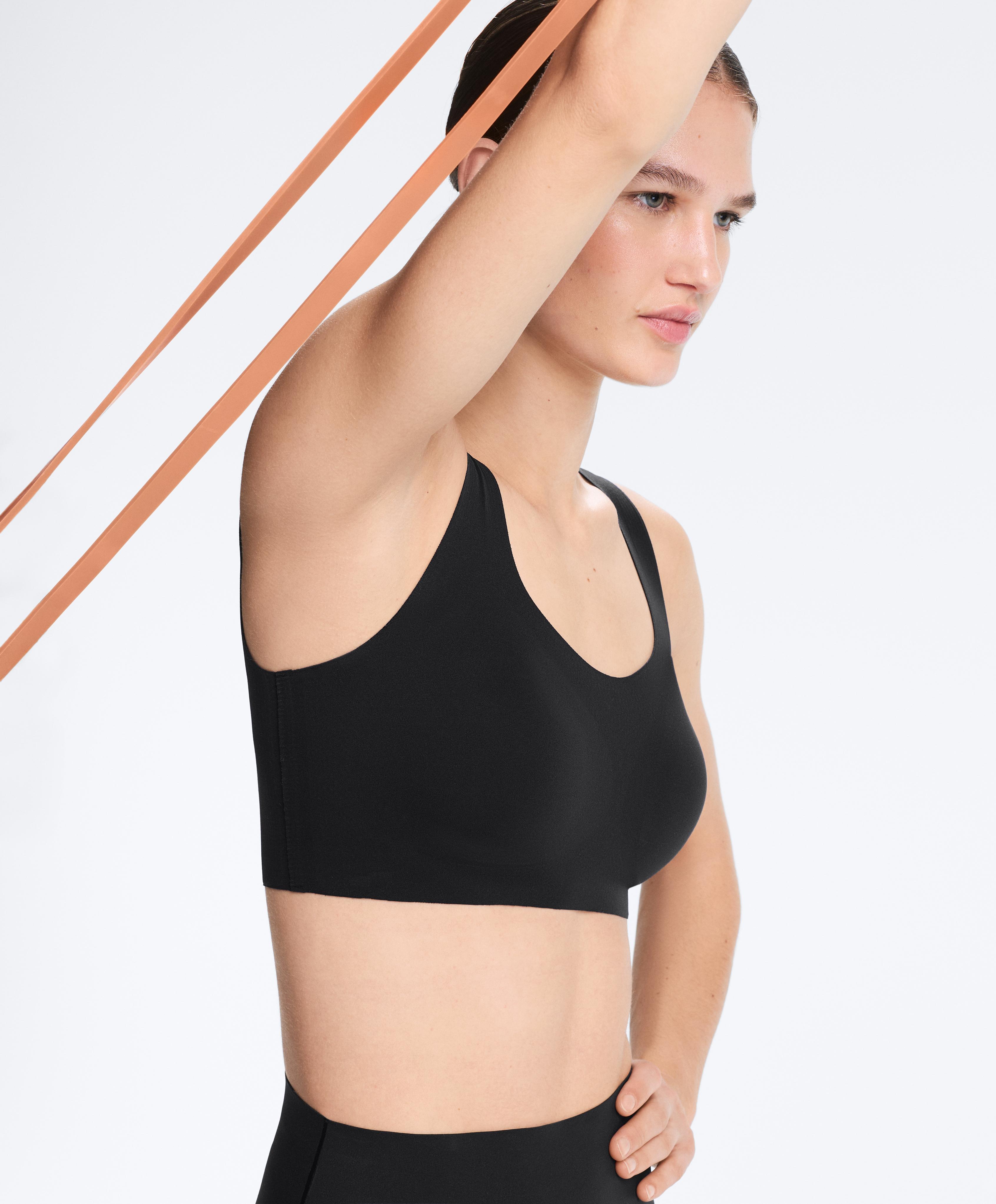 Perfect-adapt medium-support sports bra with cups