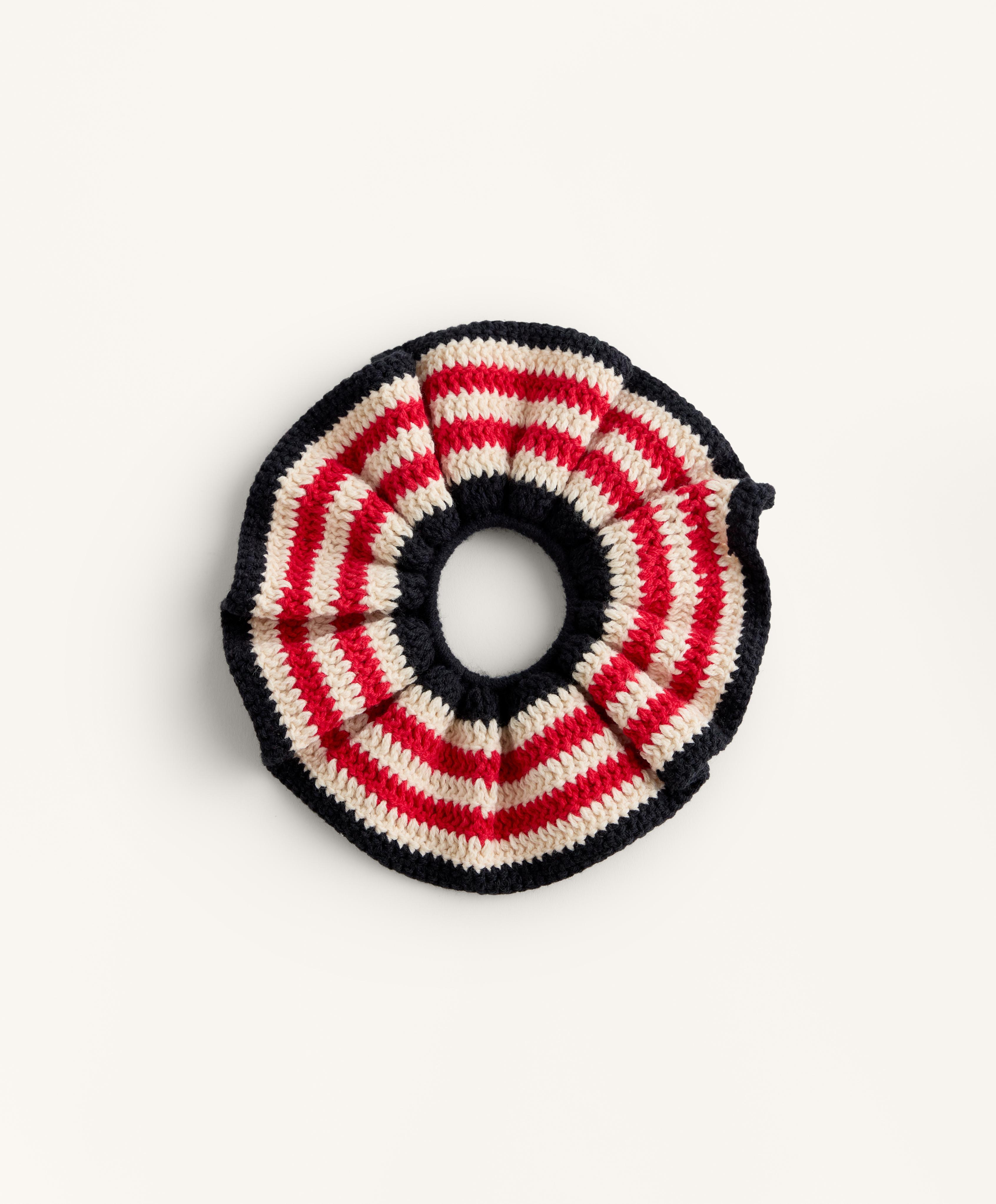 1 prugasta gumica za kosu od Pletena tkanina 1 prugasta gumica za kosu od Pletena tkanina