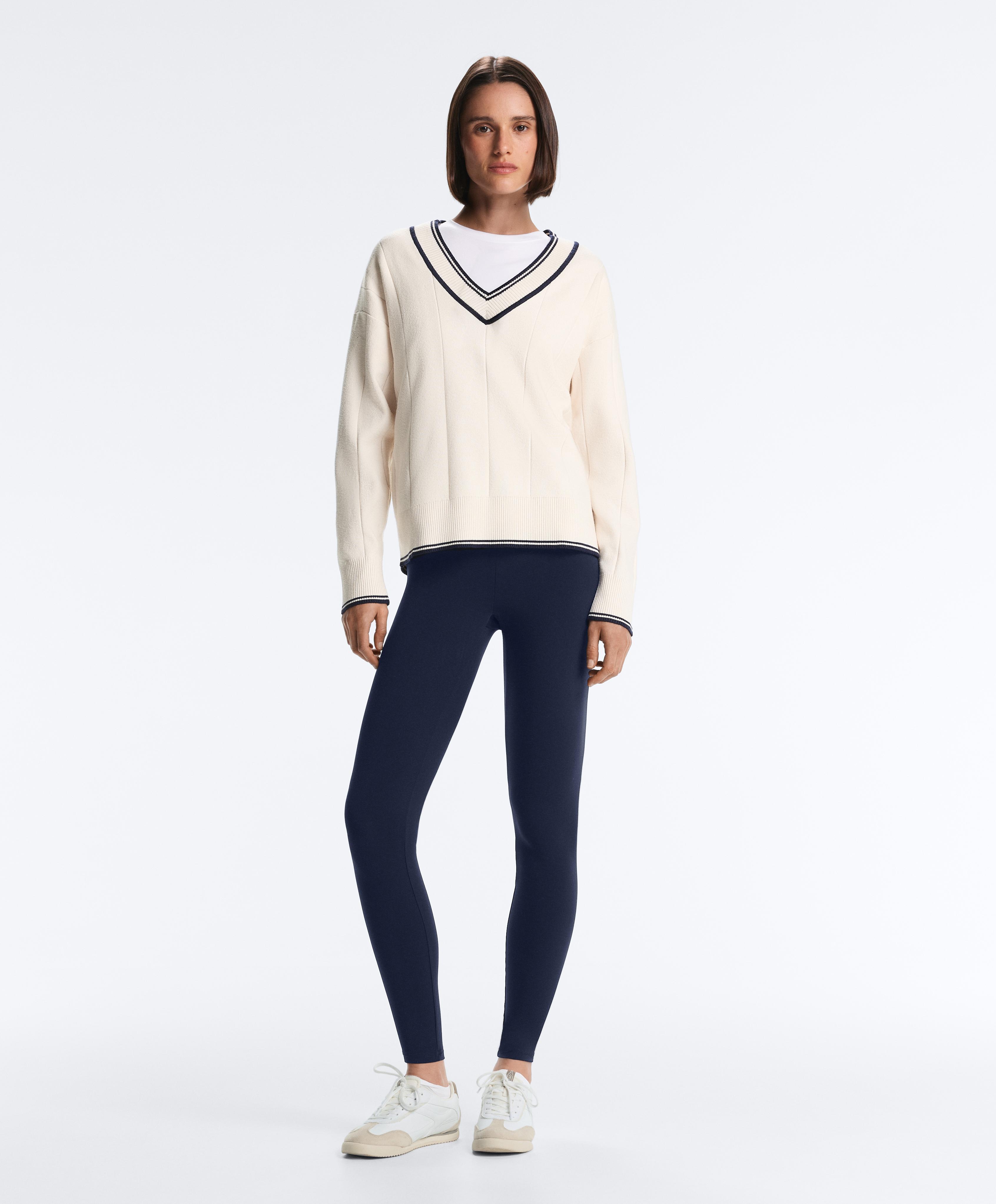 Strickpullover mit V-Ausschnitt und Kontrast