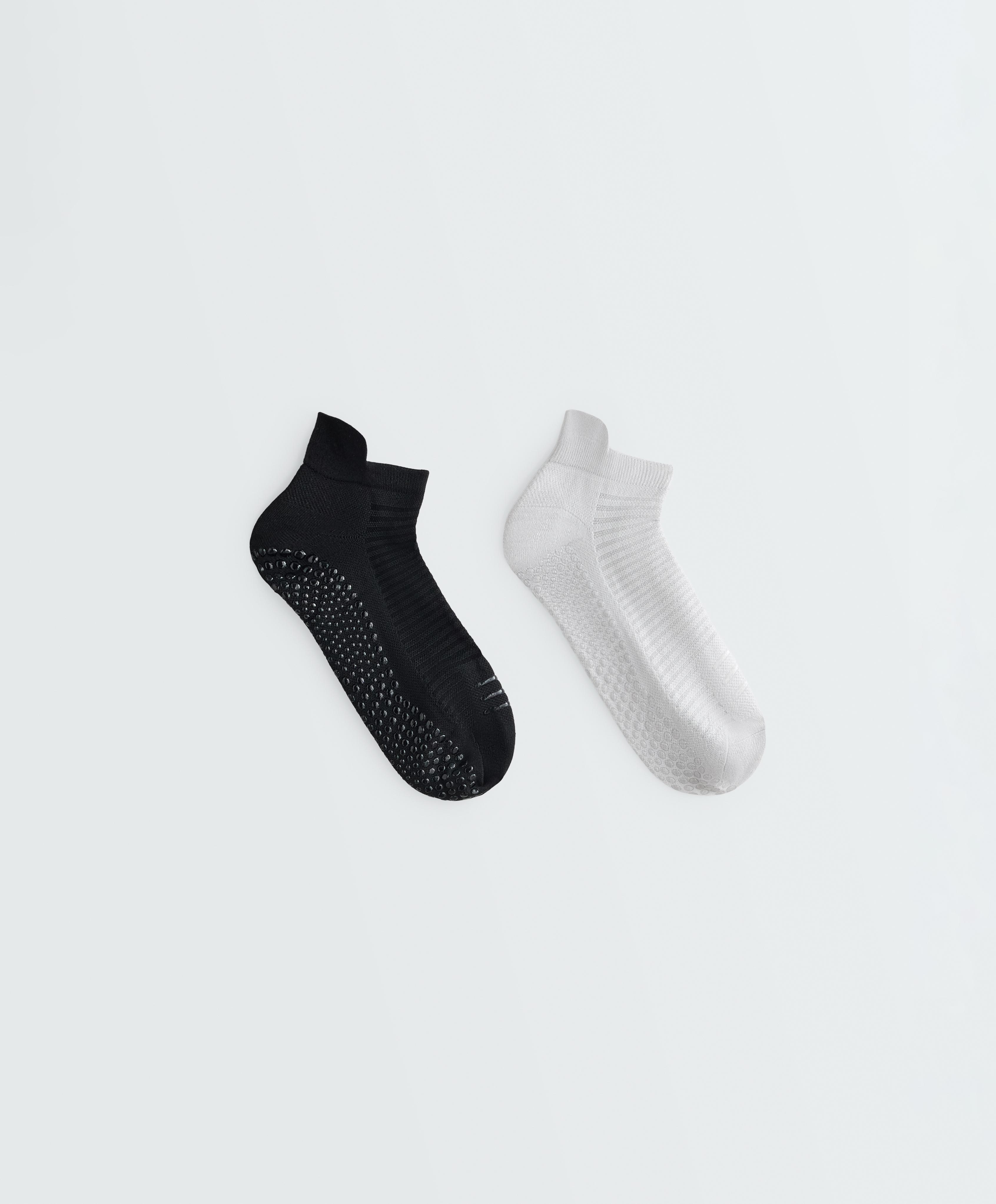 2 pairs of polyamide blend yoga and Pilates sneaker socks — BLACK