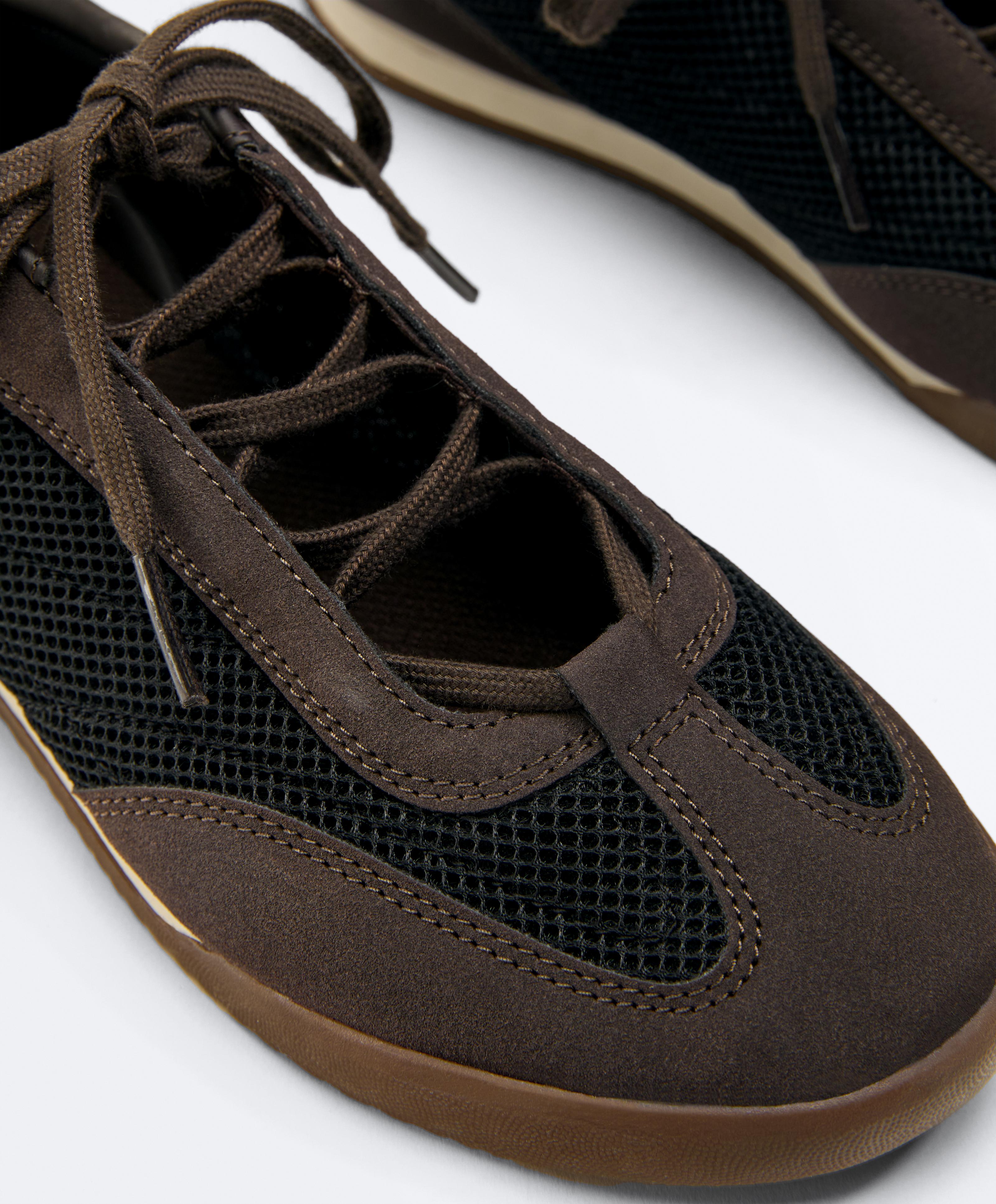 Kombinerade sneakers i mesh