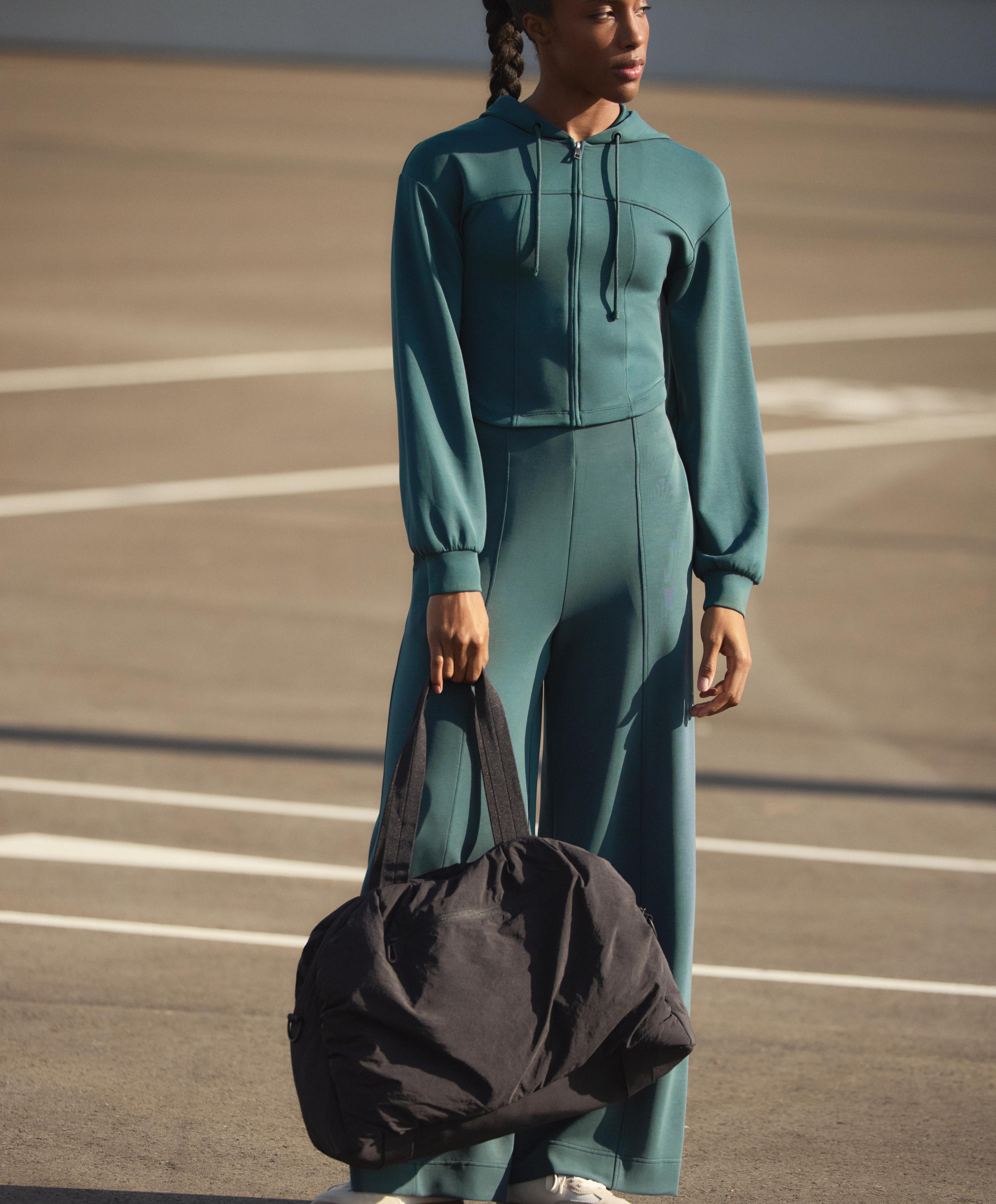 Veste crop avec modal au toucher doux