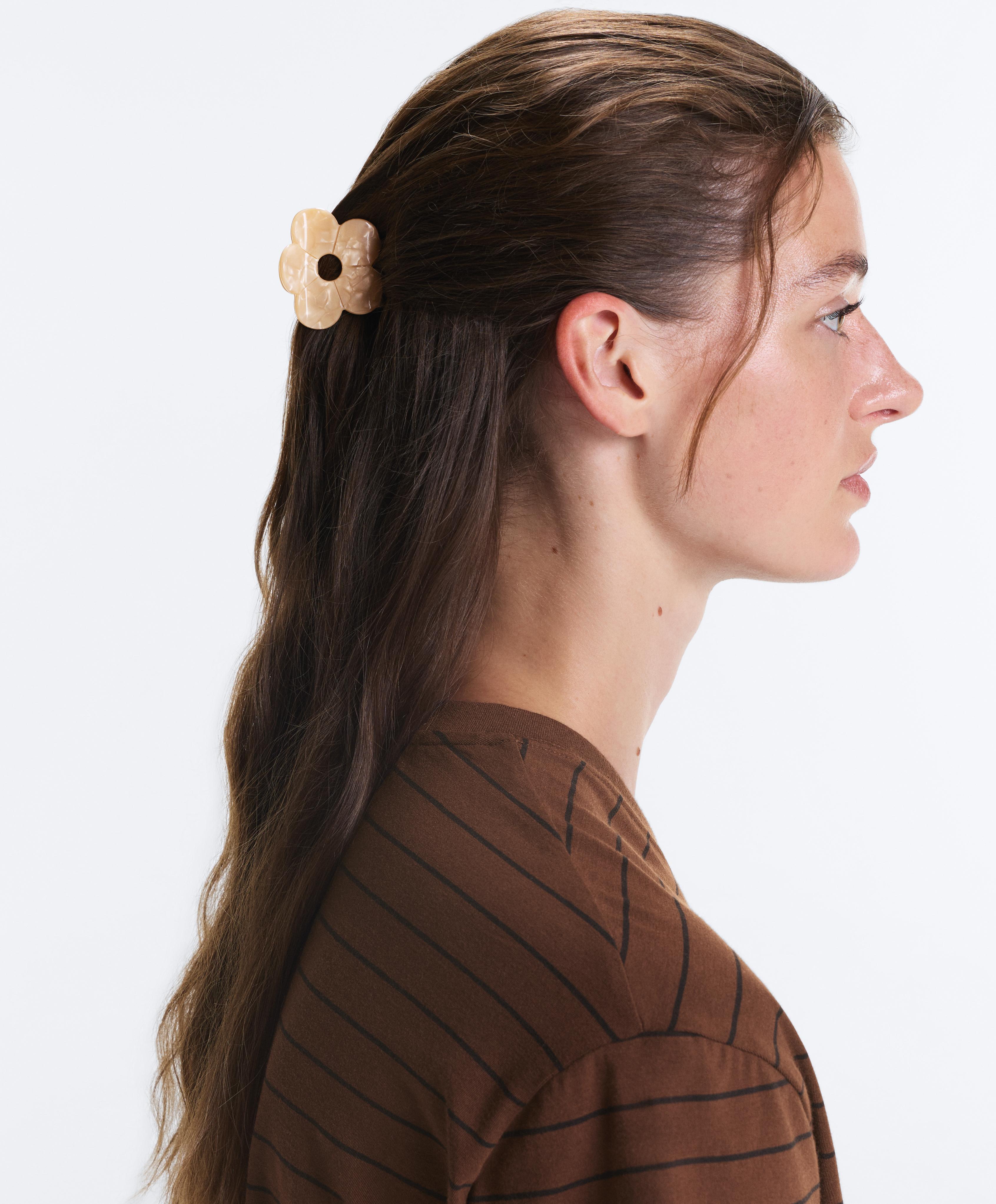 Small floral hair clip — BEIGE