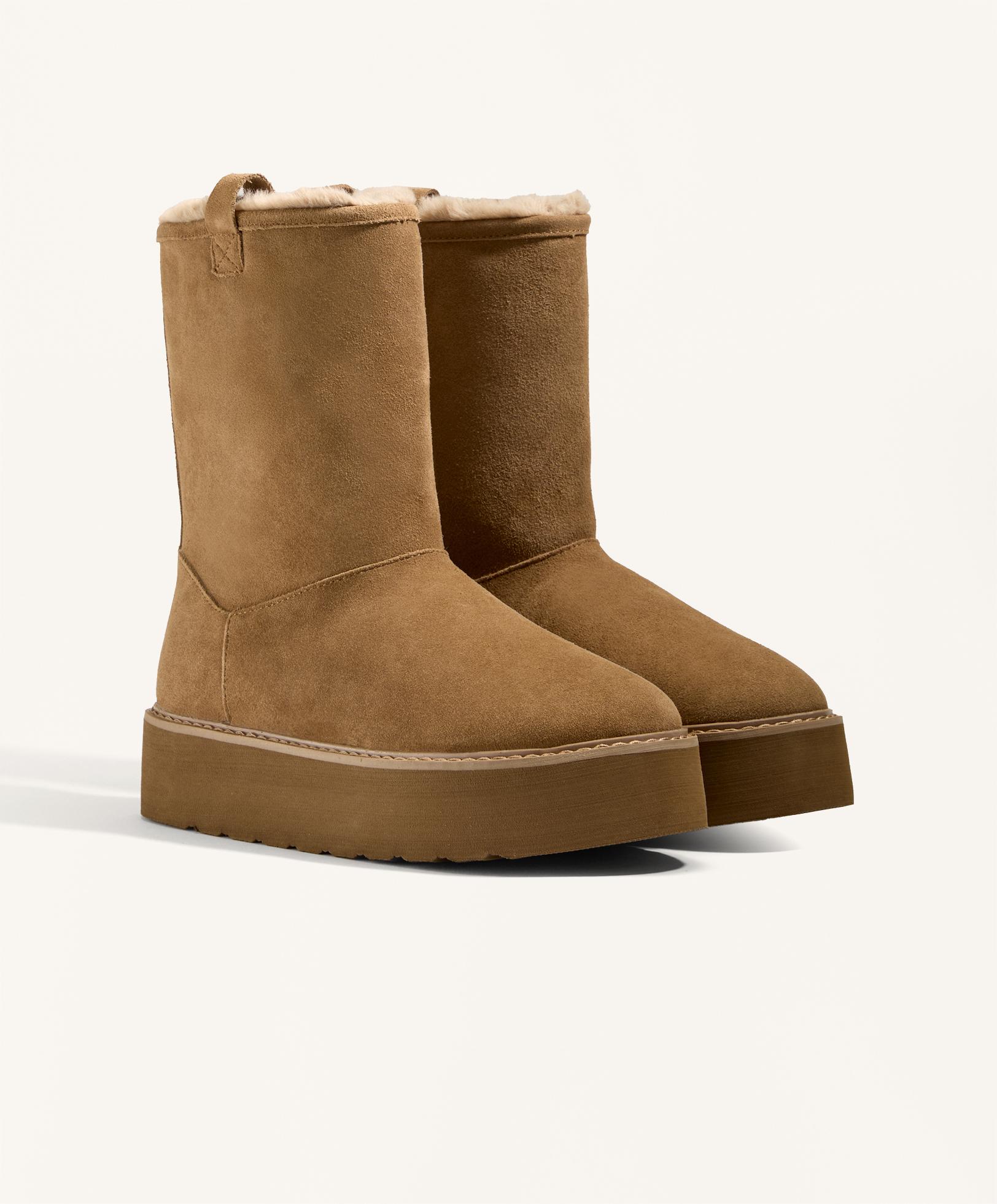 Замшевые ботинки на платформе - Распродажа Замшевые ботинки на платформе - Распродажа