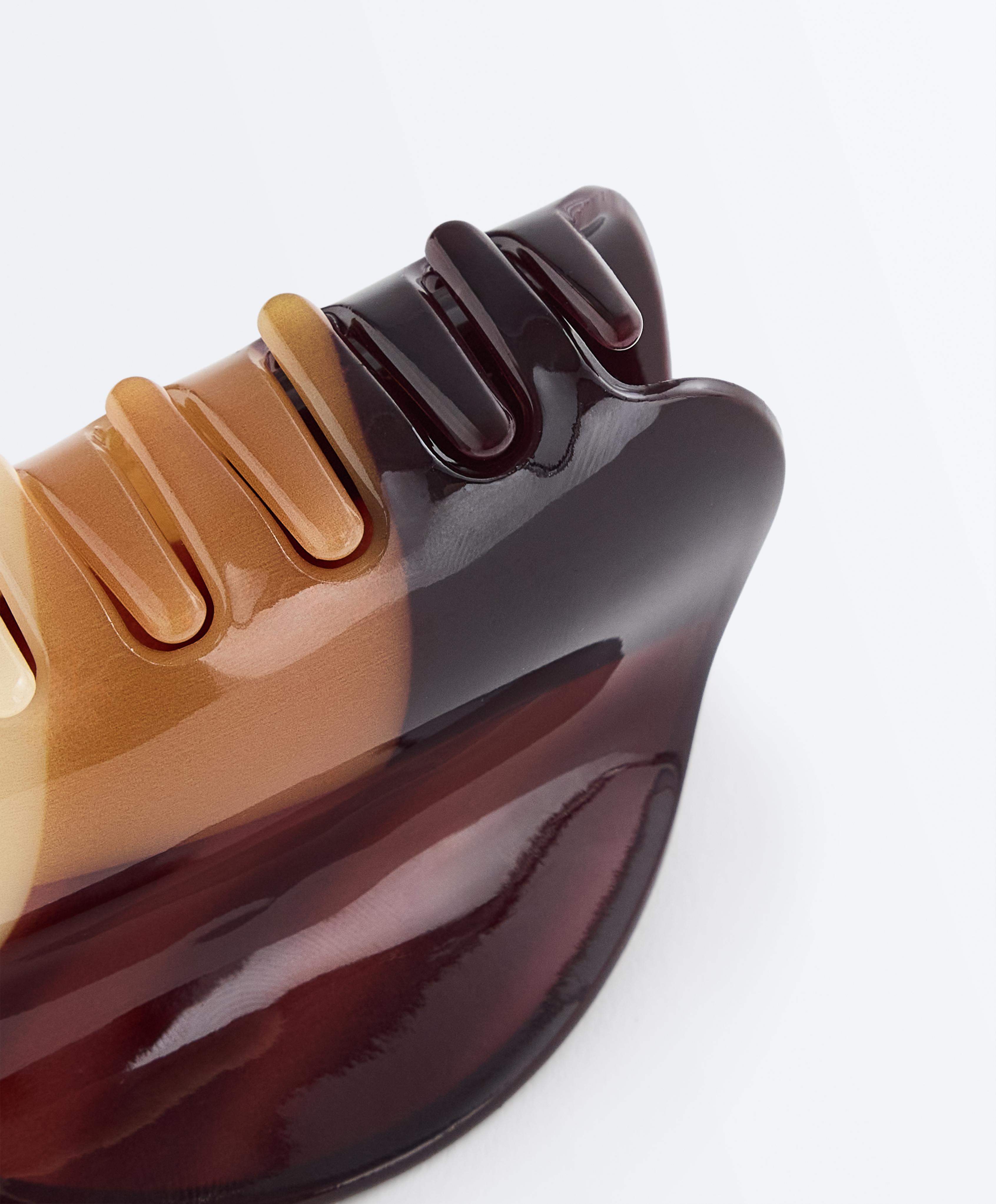 Mosaic hair claw — COGNAC