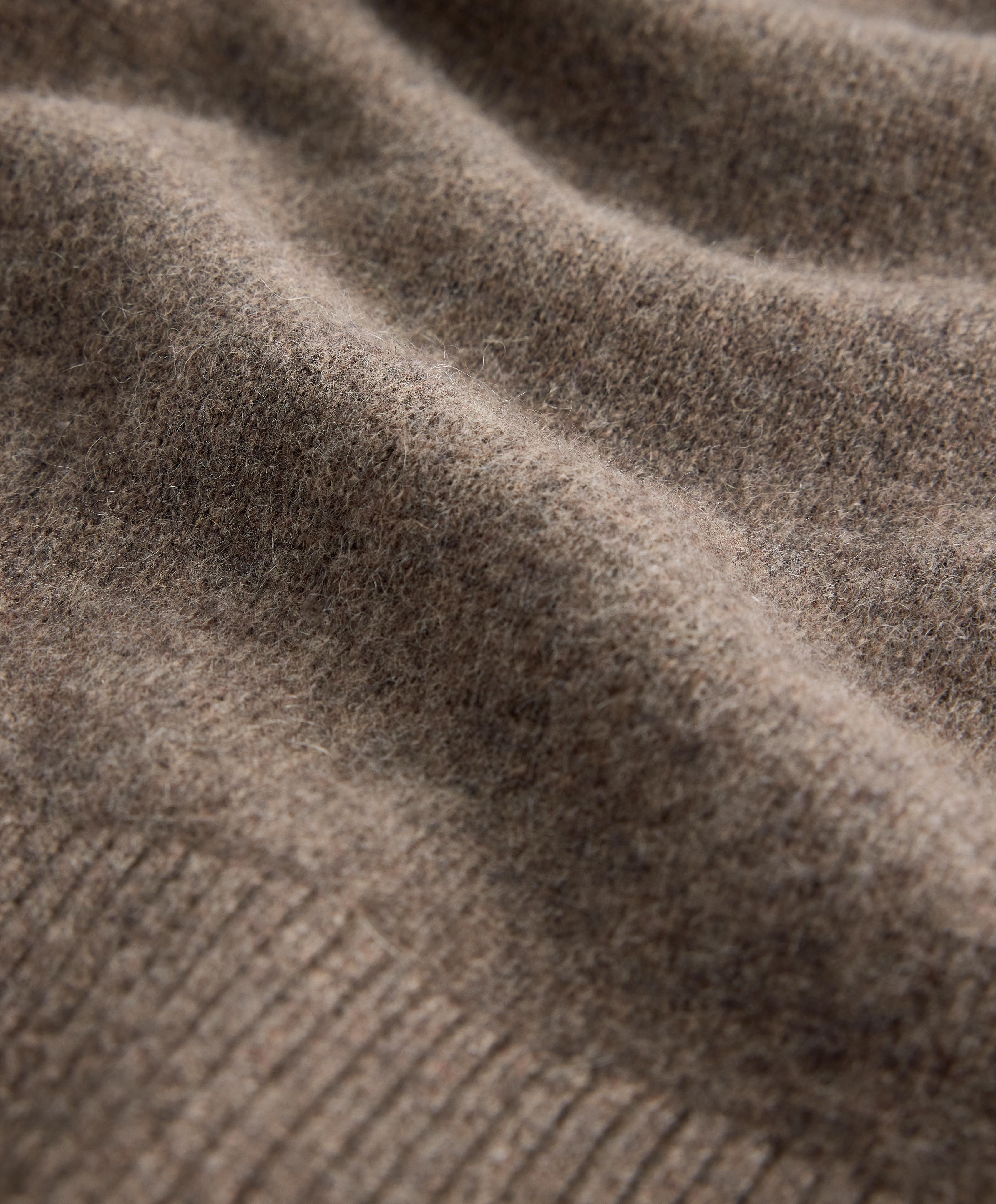 100% cashmere knit round-neck jumper