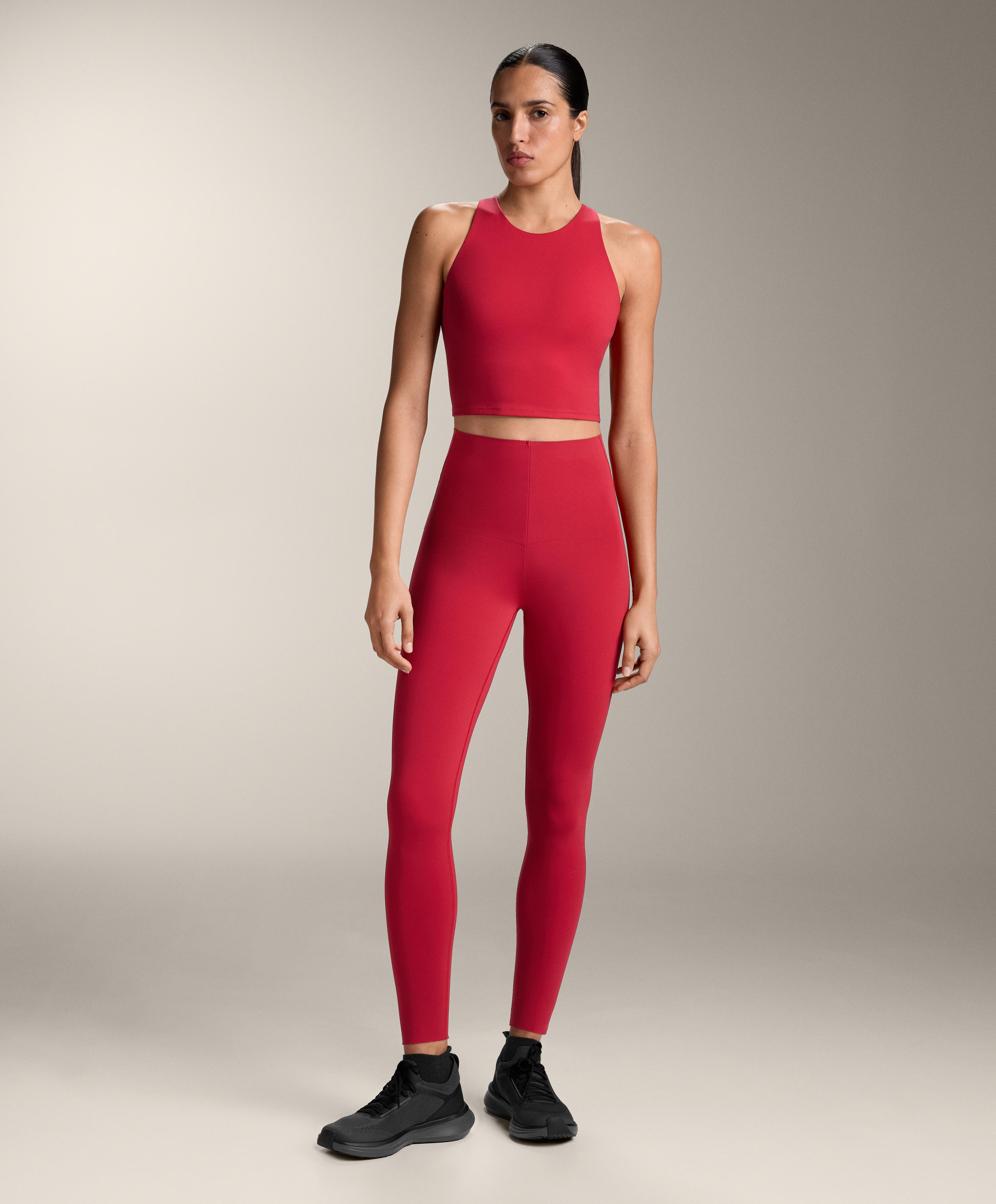 Red core control compressive total look