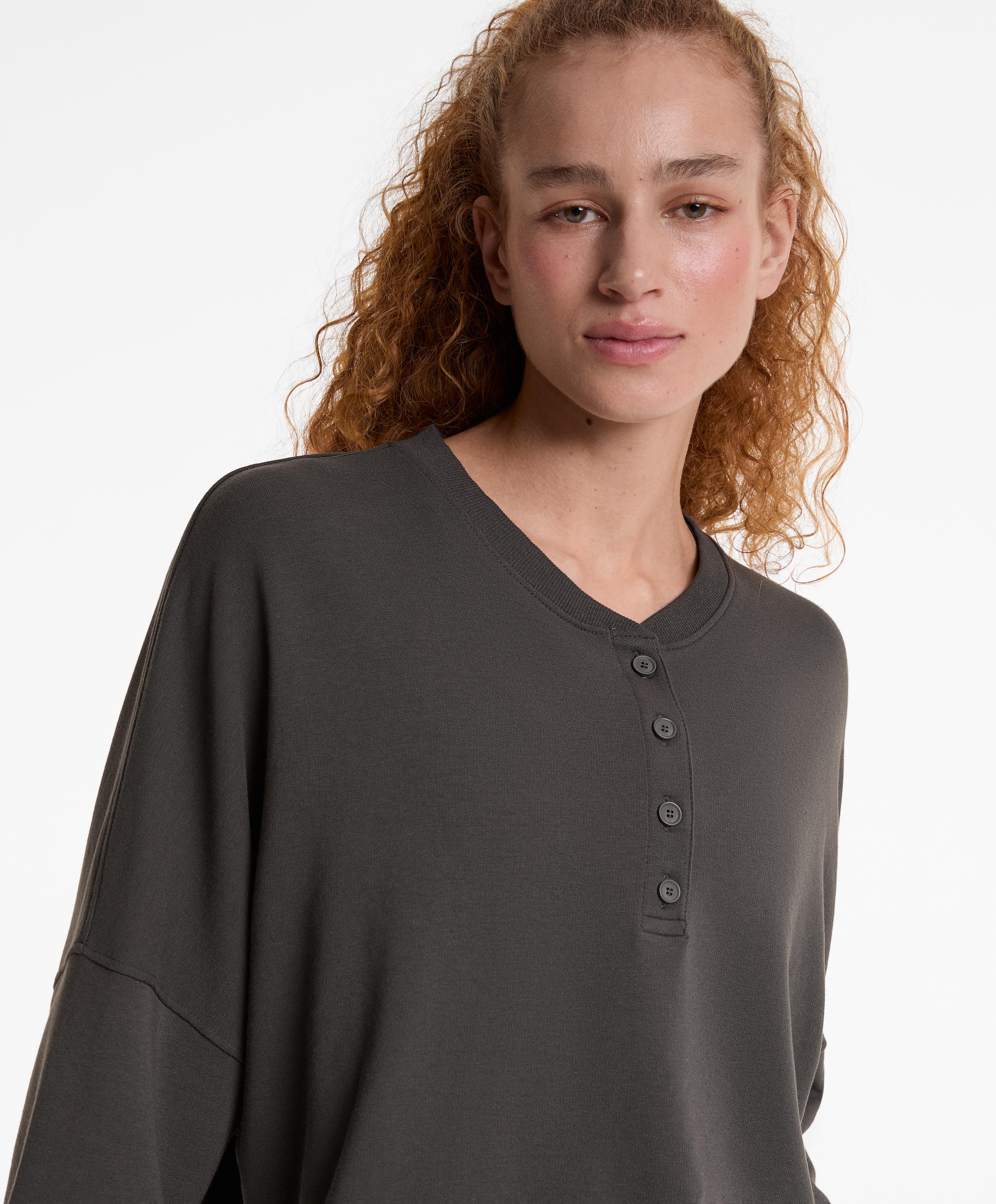 Buttoned sweatshirt with cotton and modal