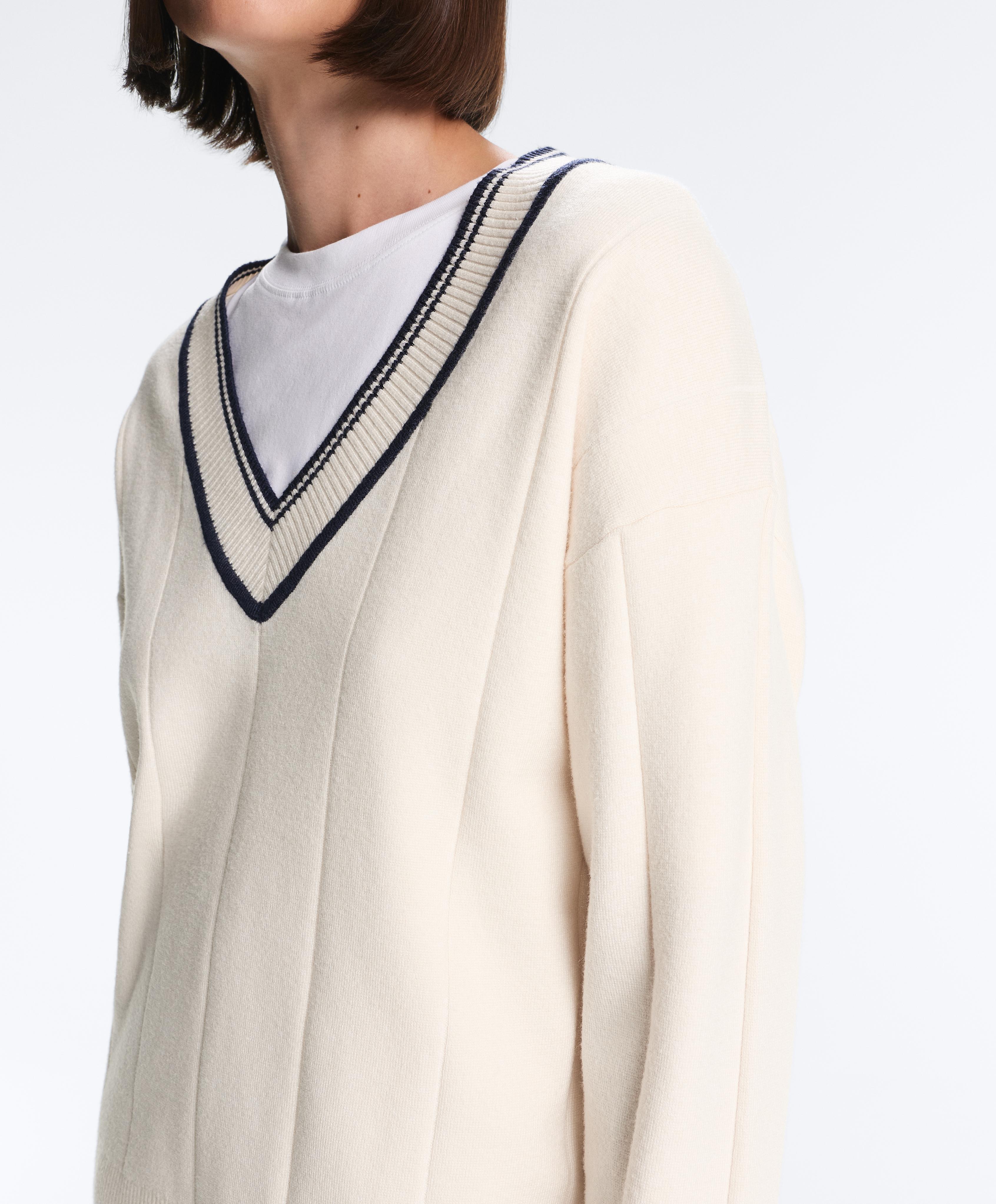 Contrast V-neck knit jumper — PALE ECRU