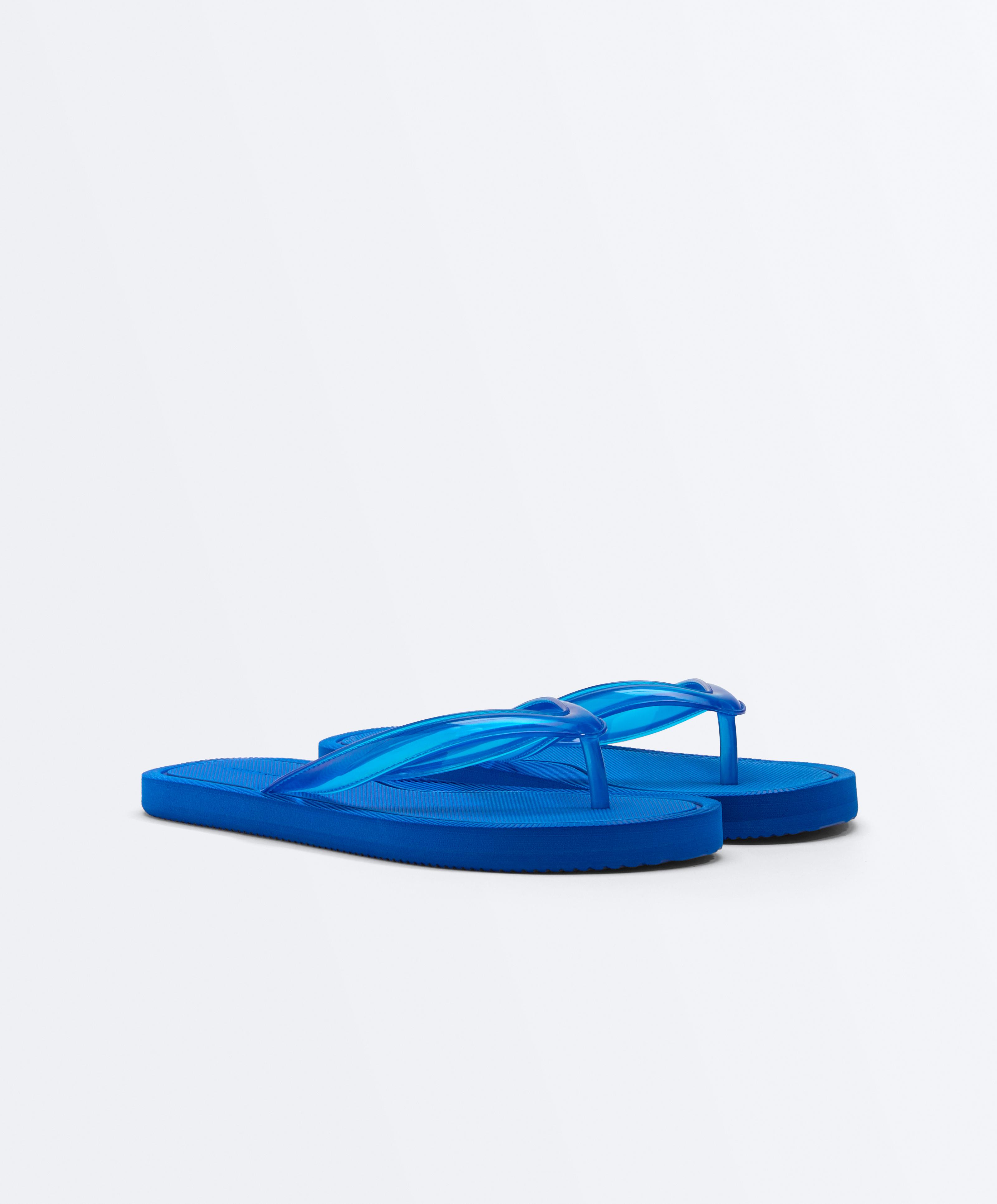 Strukturierte Badesandalen