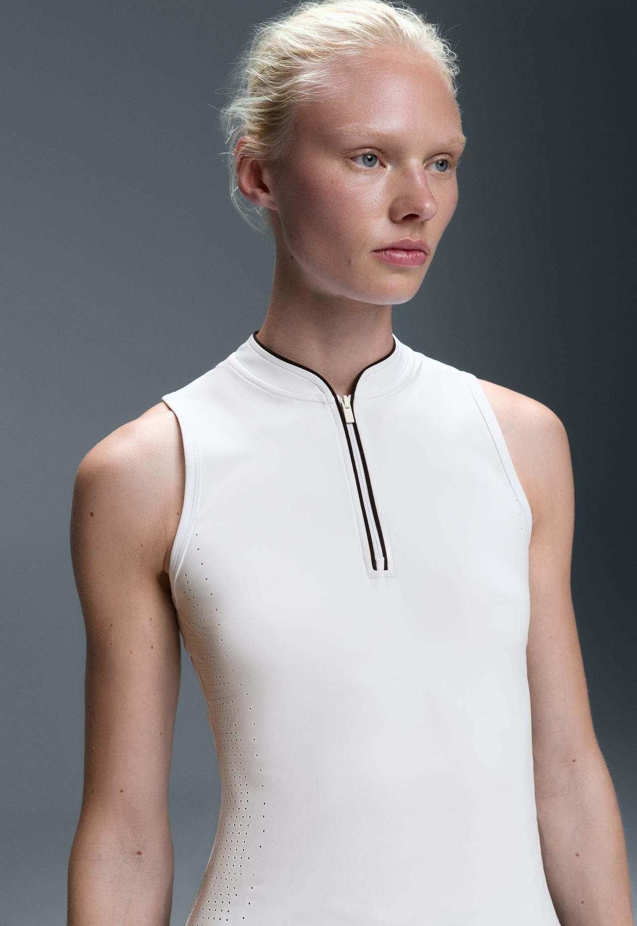 Technical sleeveless T-shirt with half zip — WHITE