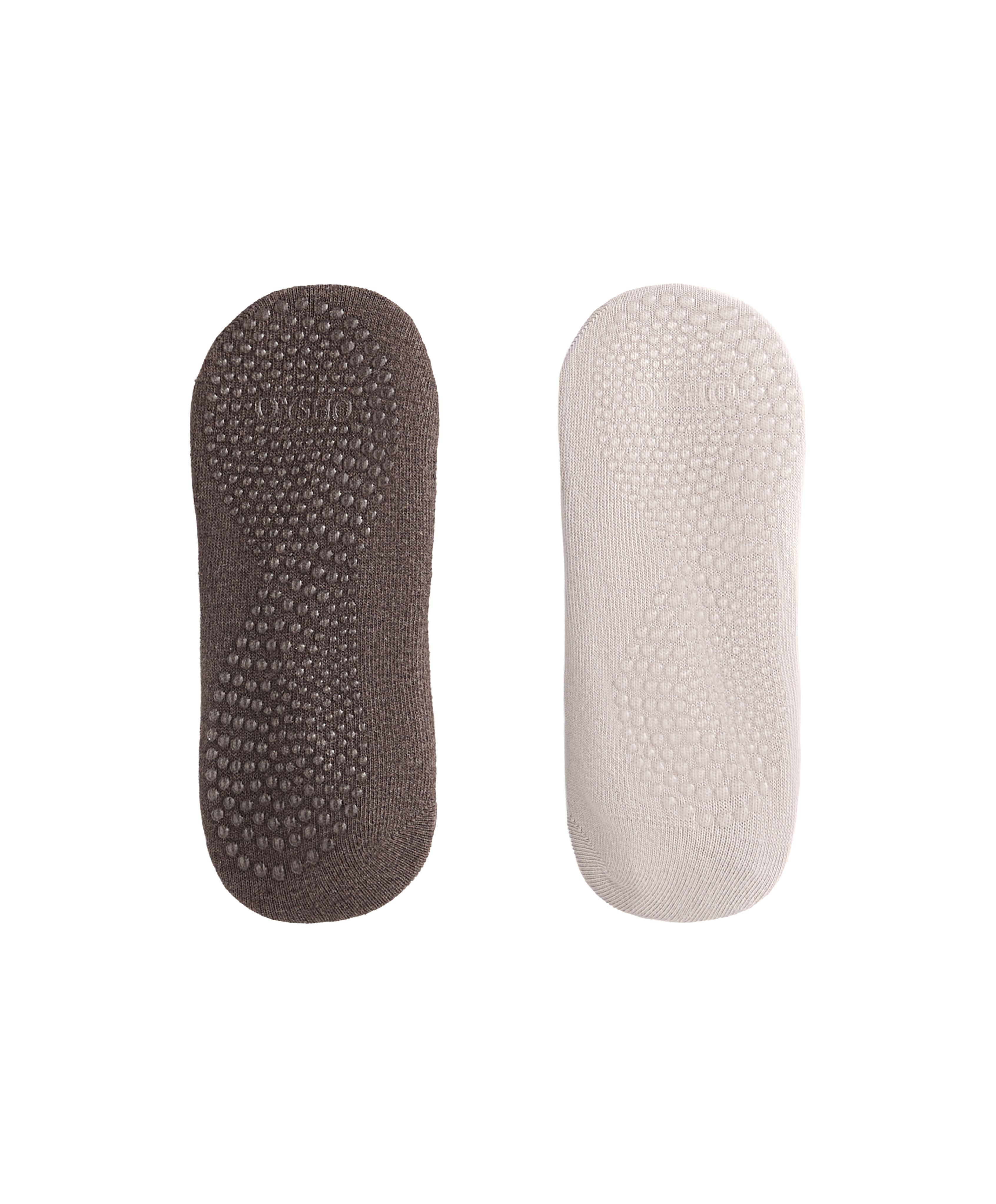 2 pairs of crossover cotton blend yoga and Pilates sneaker socks — SAND
