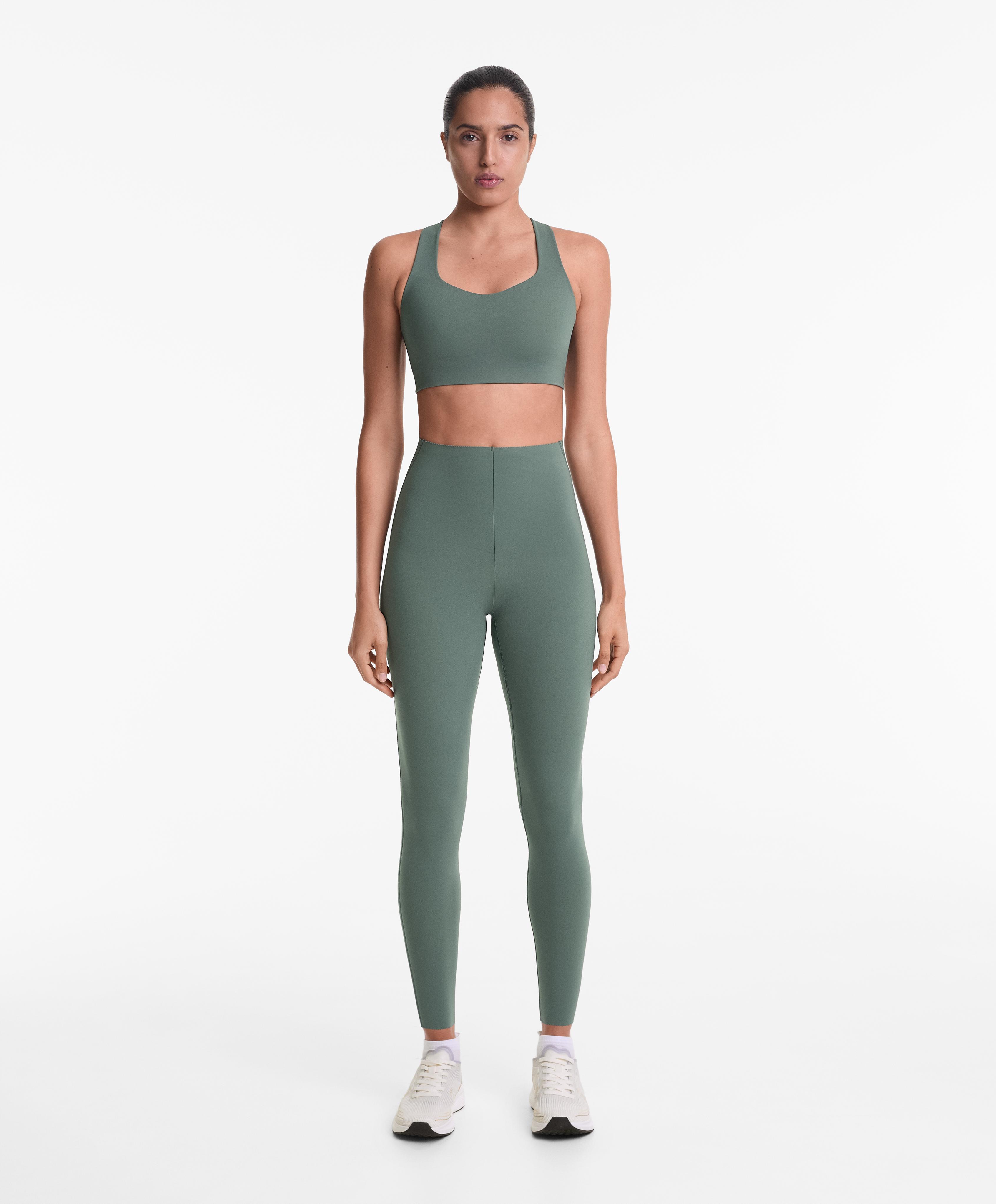 Brassière de sport compressive à maintien moyen Brassière de sport compressive à maintien moyen