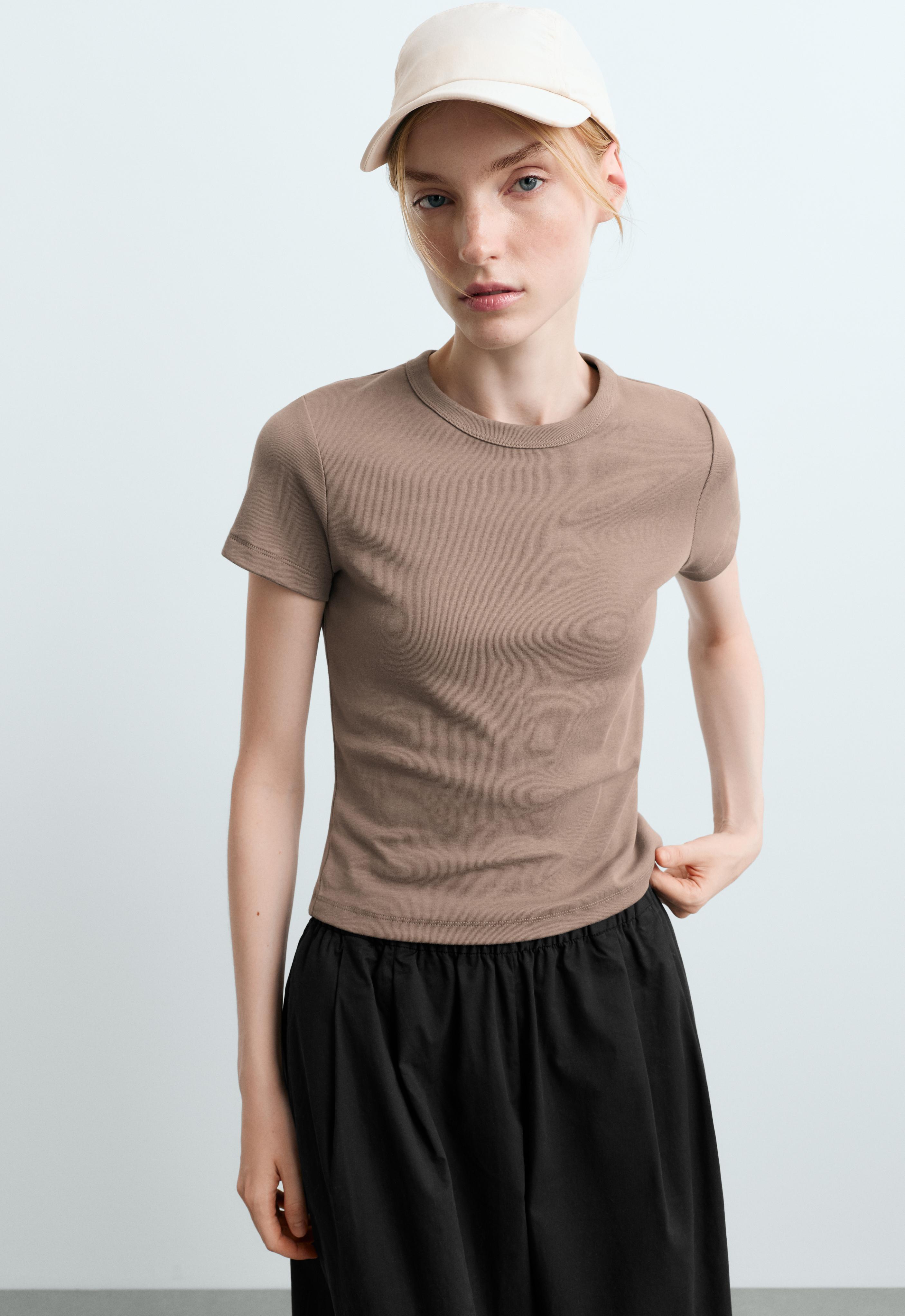 Fitted short-sleeved cotton blend rib T-shirt Fitted short-sleeved cotton blend rib T-shirt