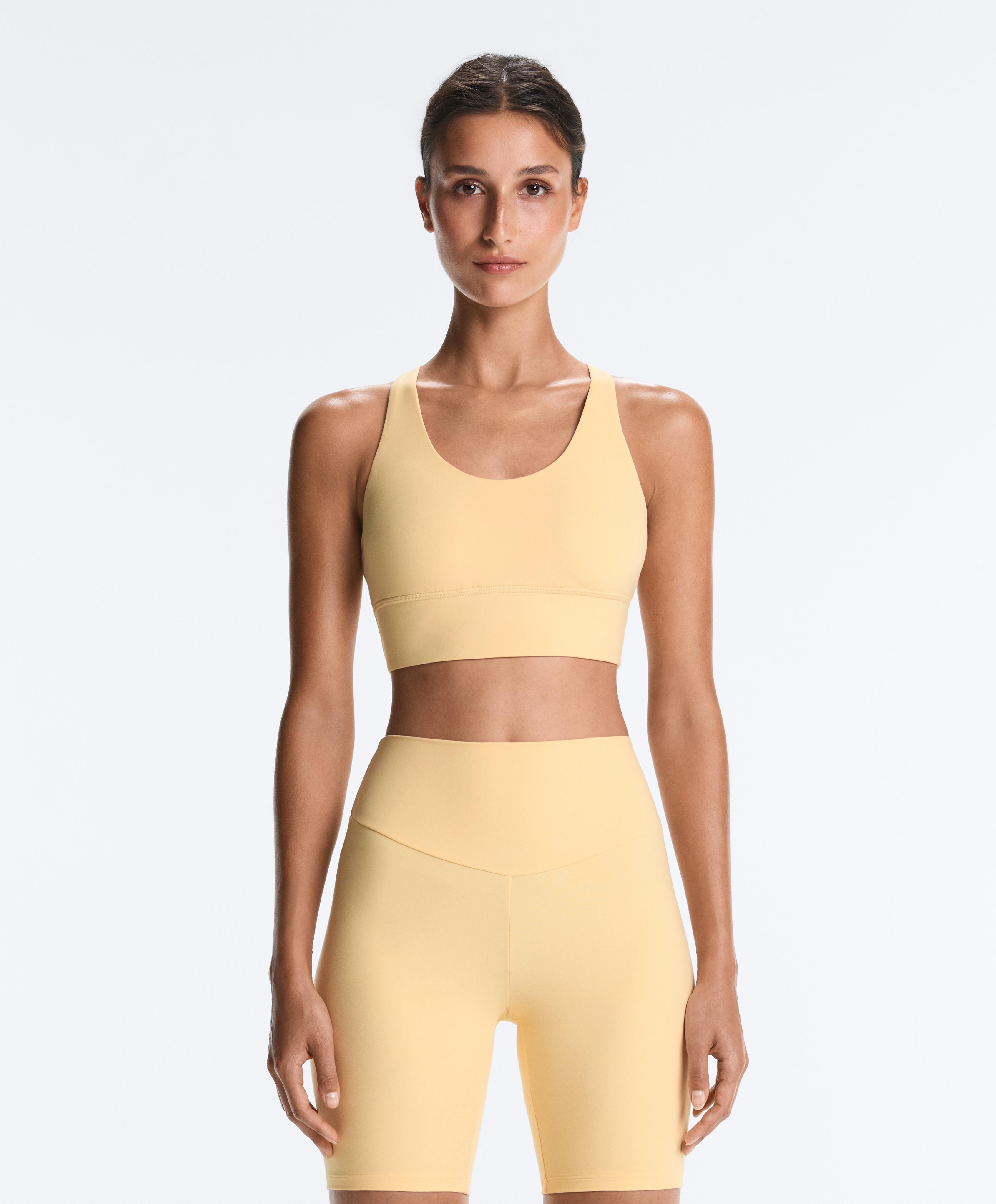 Medium-support Comfortlux sports bra with cups — PALE YELLOW