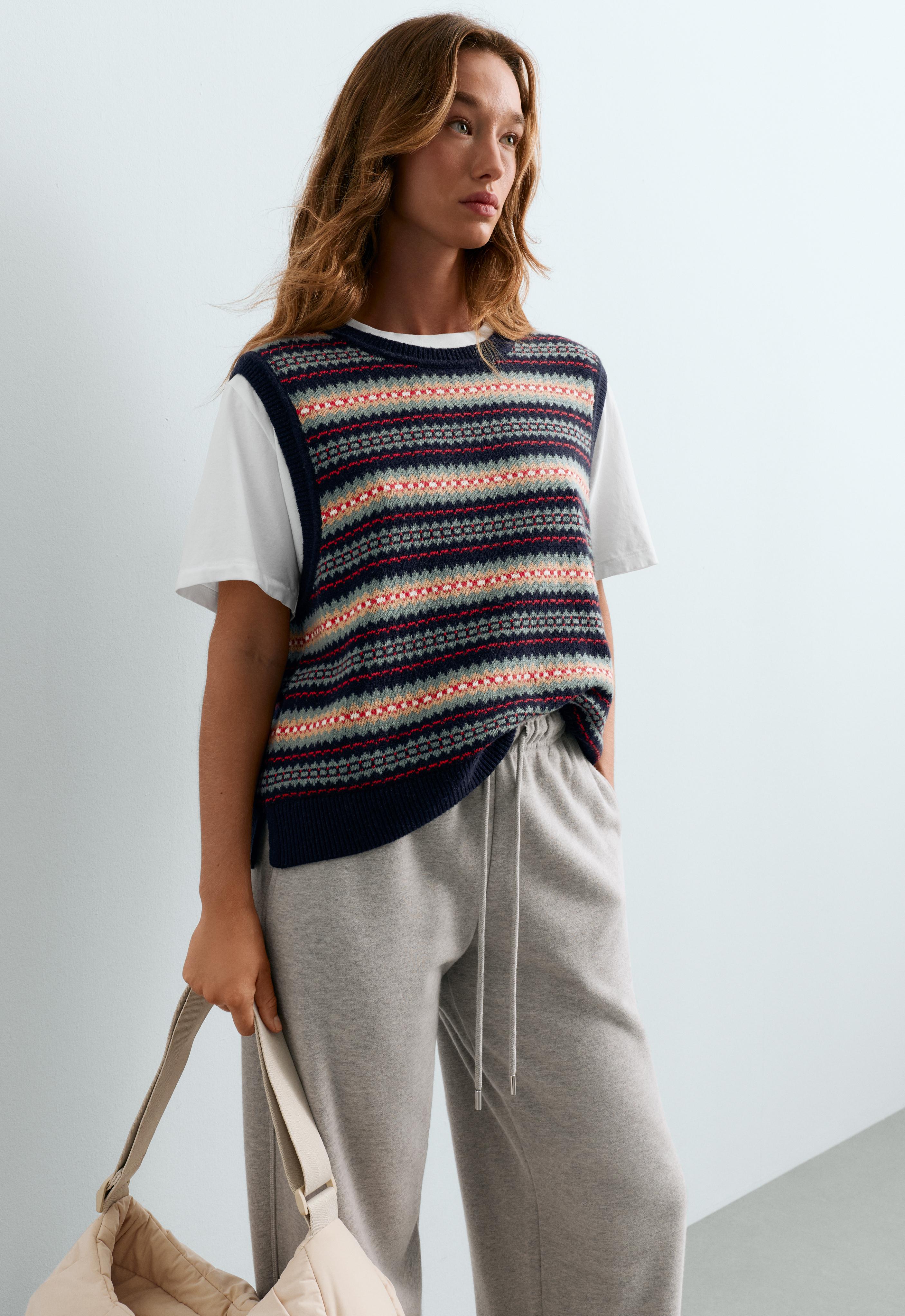 10% wool jacquard knit vest