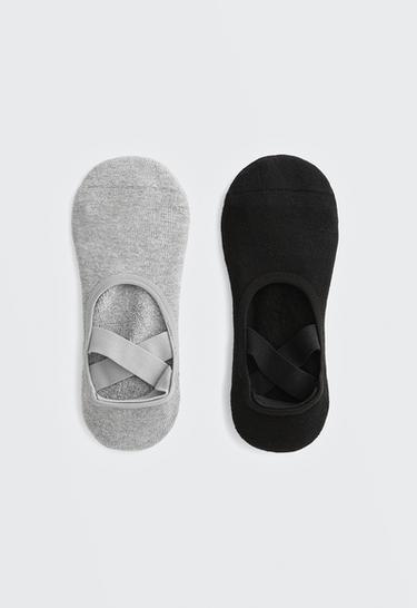 2 pairs of padded cotton blend yoga and Pilates socks with crossover straps — BLACK 1