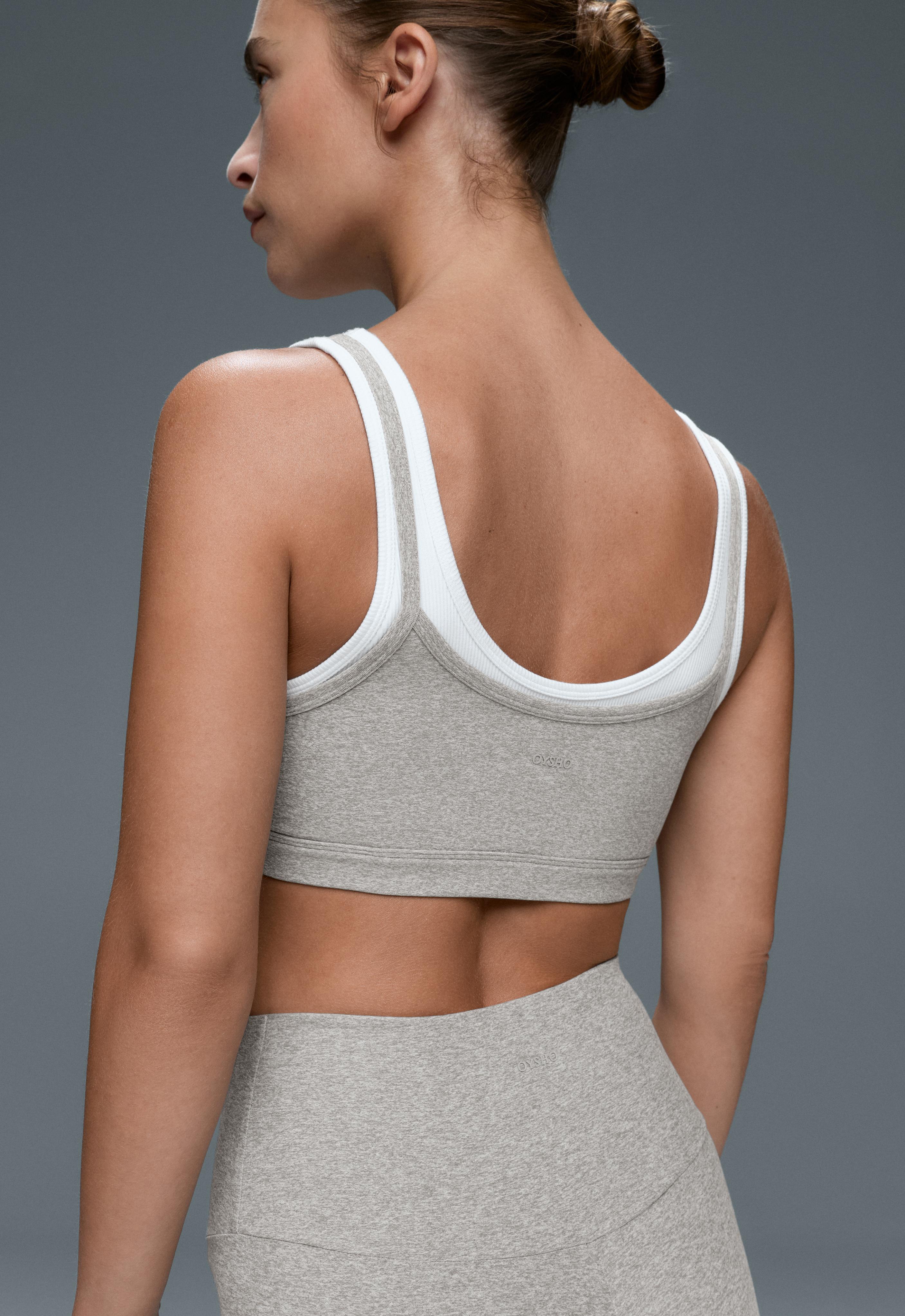 Medium-support ribbed heather sports bra with overlay — GREY MELANGE