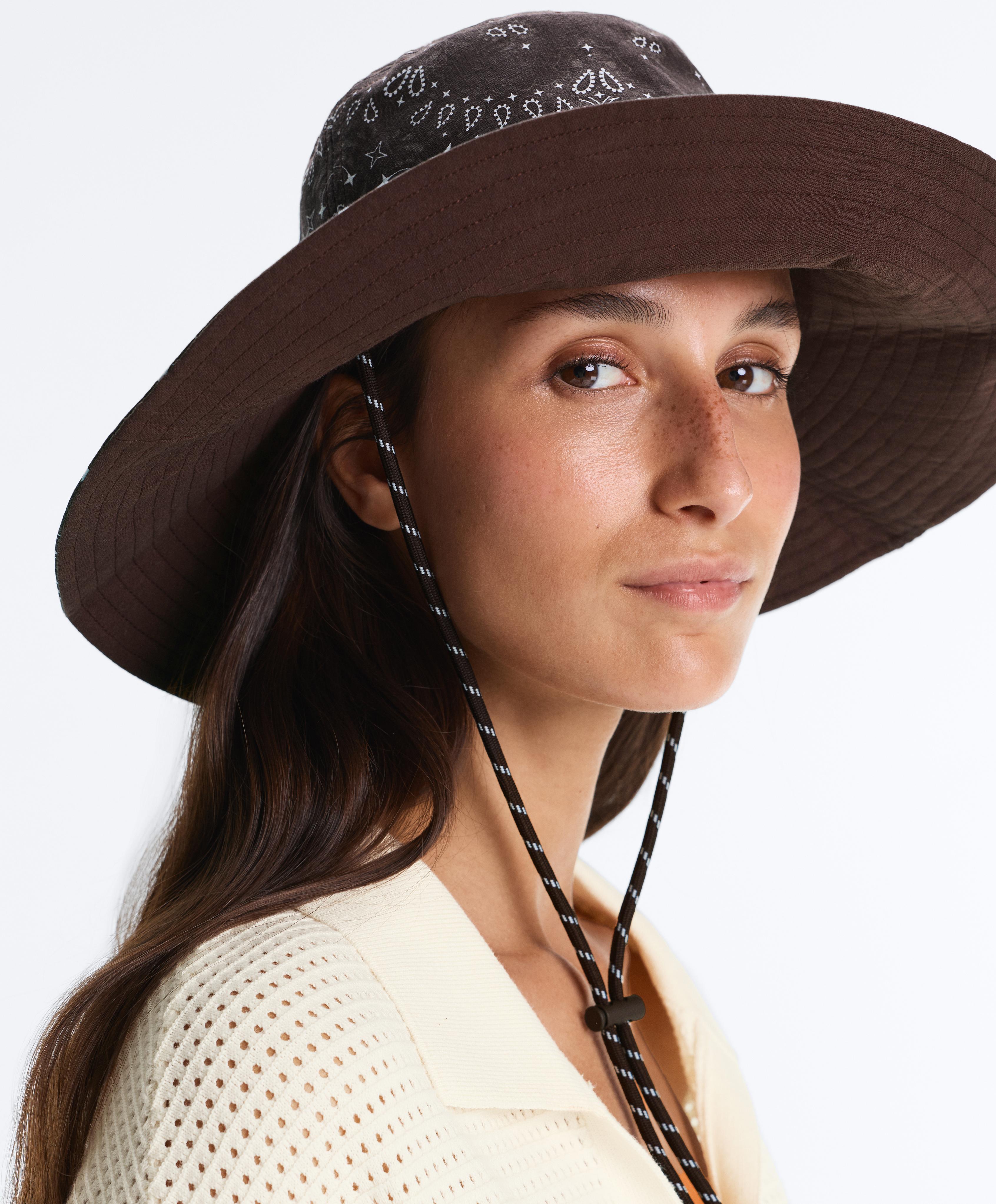 Reversible 100% cotton bandana bucket hat — BEIGE