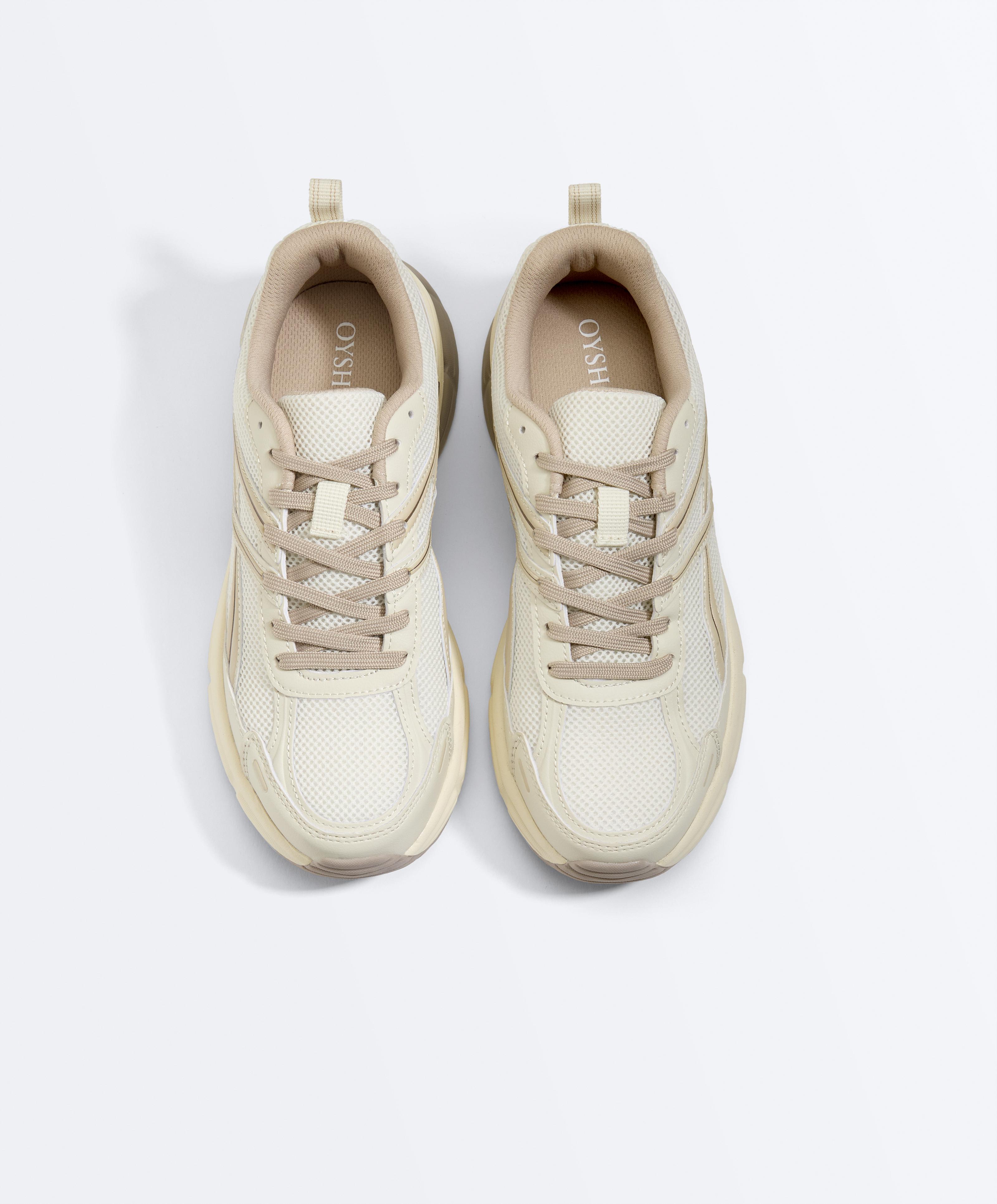 Running-style trainers — SAND
