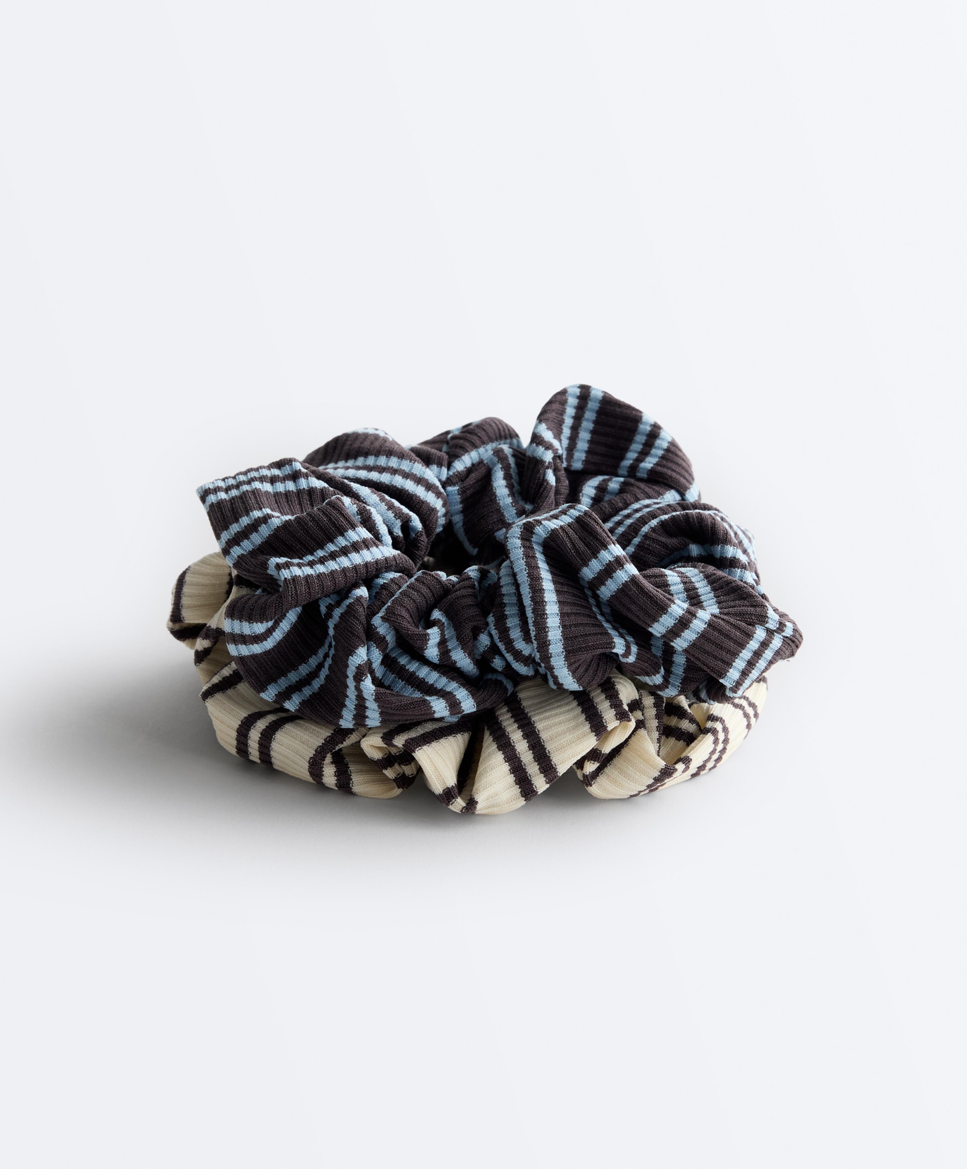 2 striped hair scrunchies — BLUE
