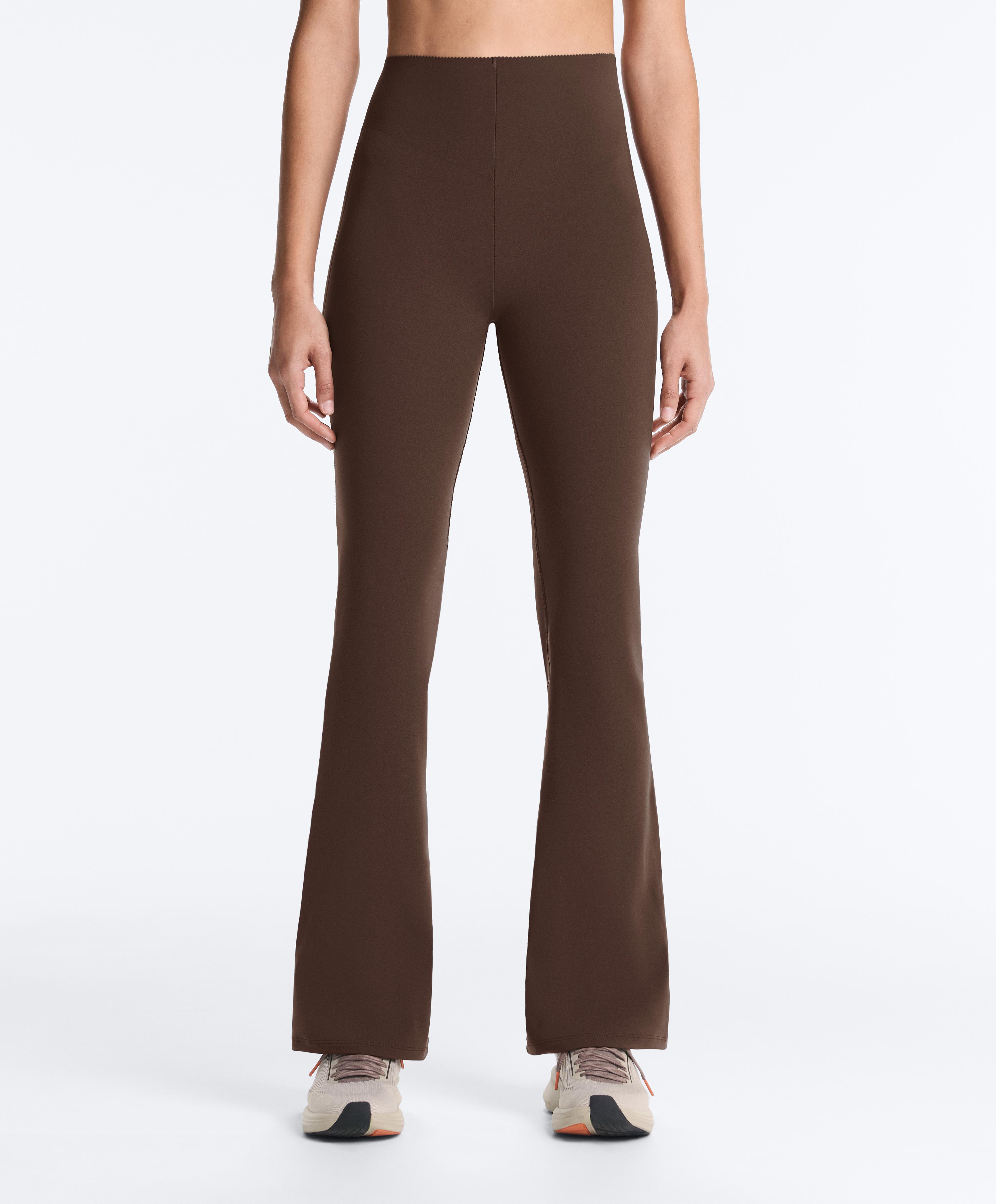 High-rise Compressive Raise Up Flare Trousers High-rise Compressive Raise Up Flare Trousers