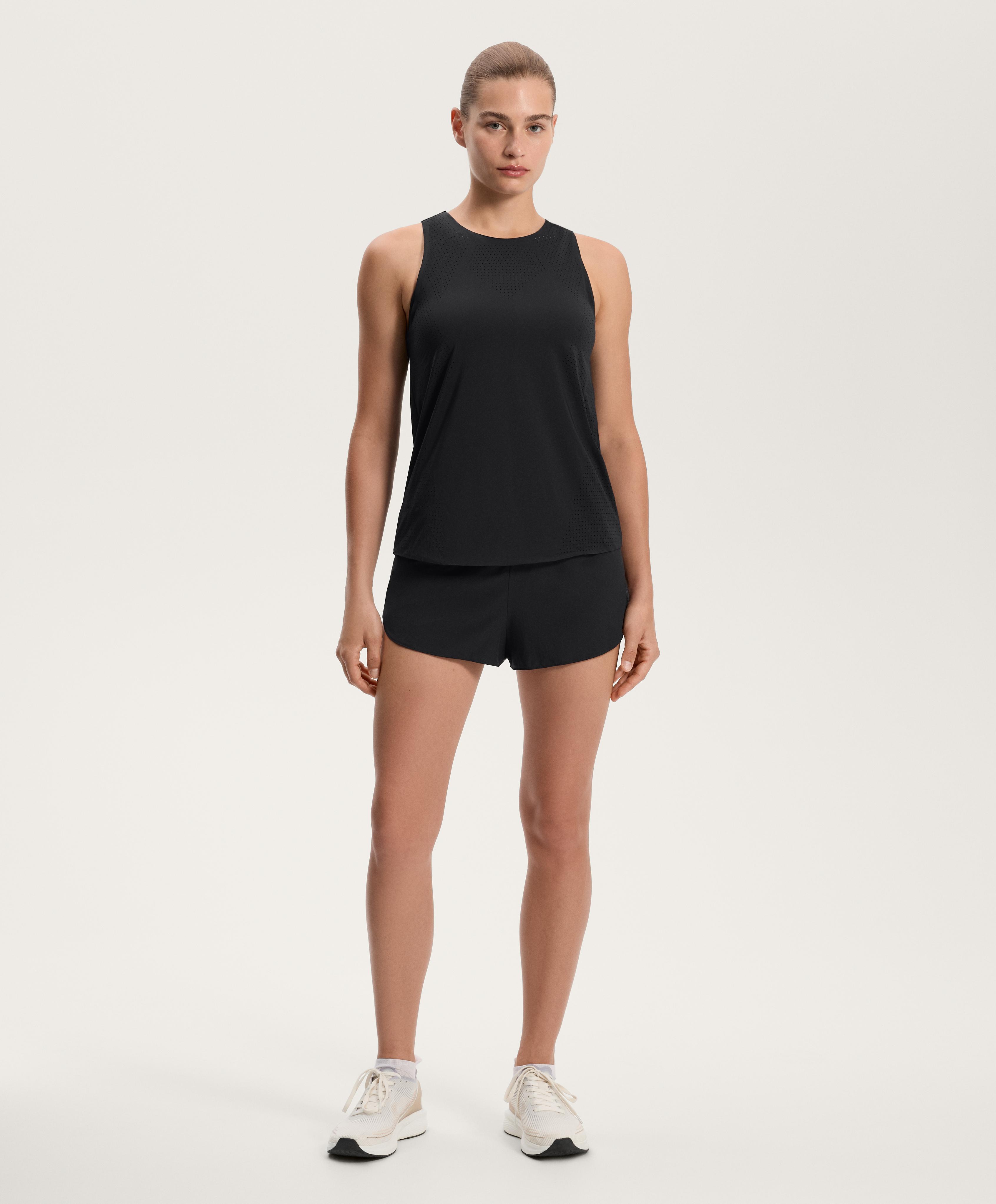 تيشيرت تقني بدون أكمام بتخريمات دقيقة - تخفيضات