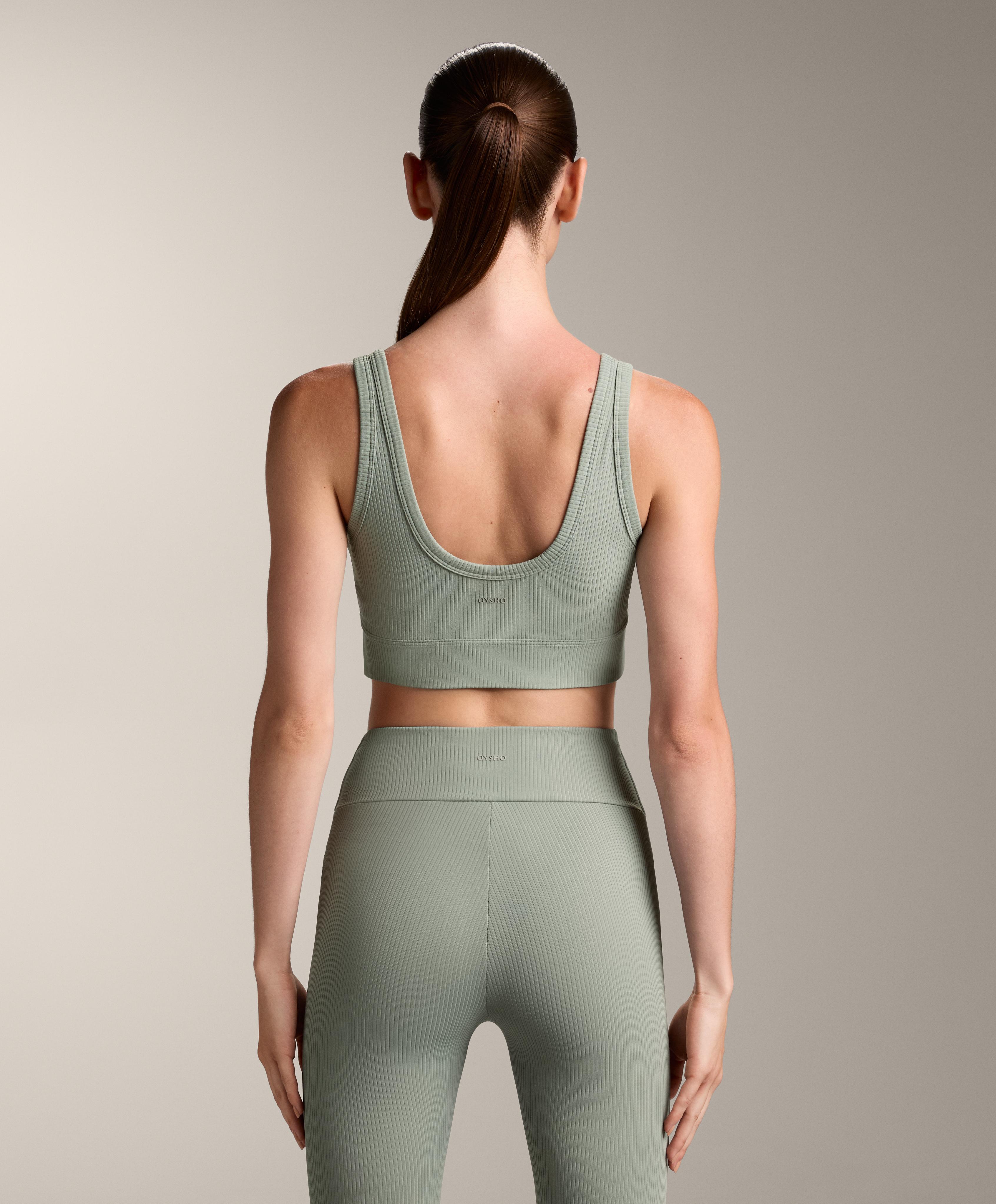 Top tank Comfortlux rib z guzikami na piersi i odkrytymi plecami Top tank Comfortlux rib z guzikami na piersi i odkrytymi plecami