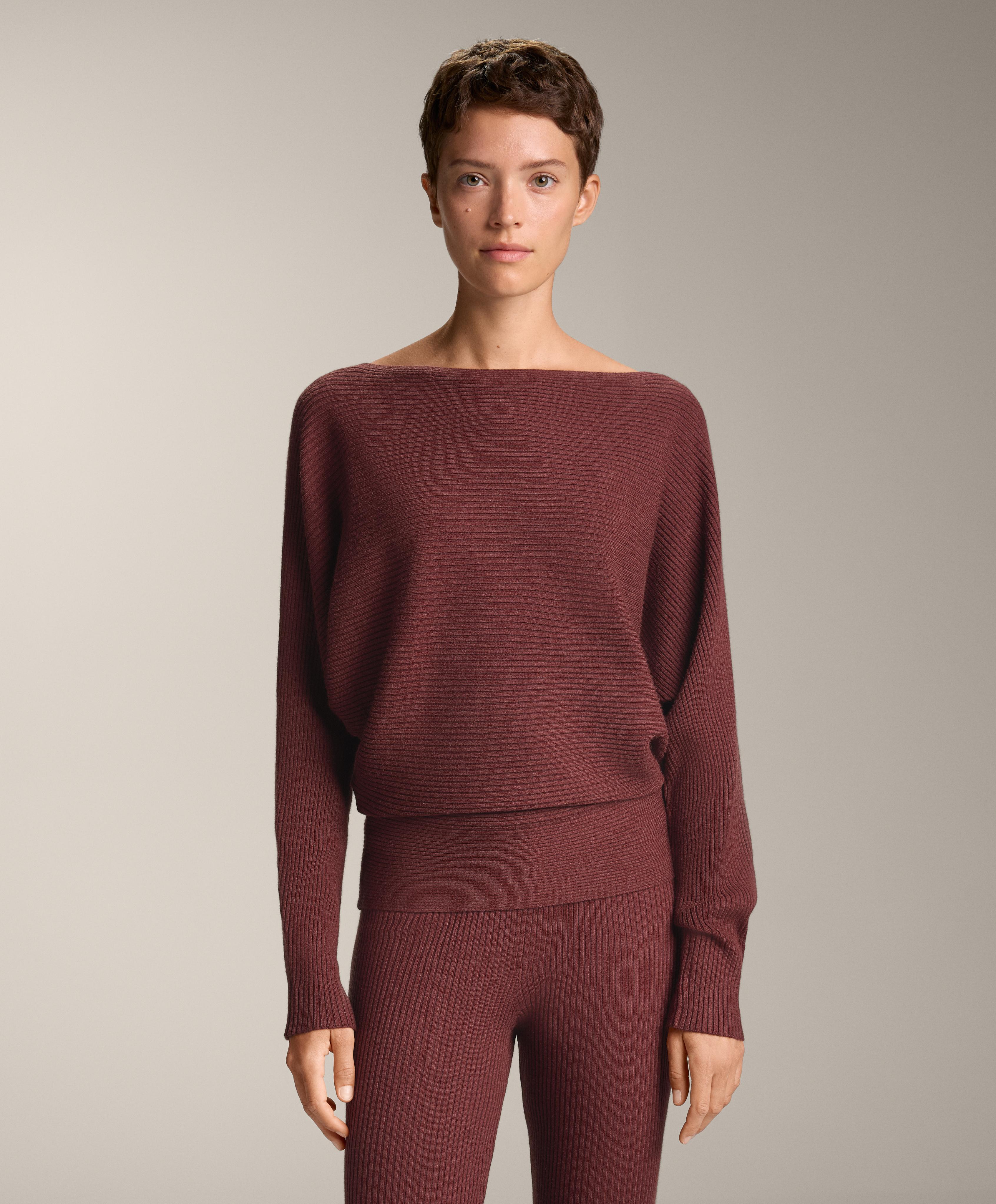 Off-the-shoulder rib knit jumper
