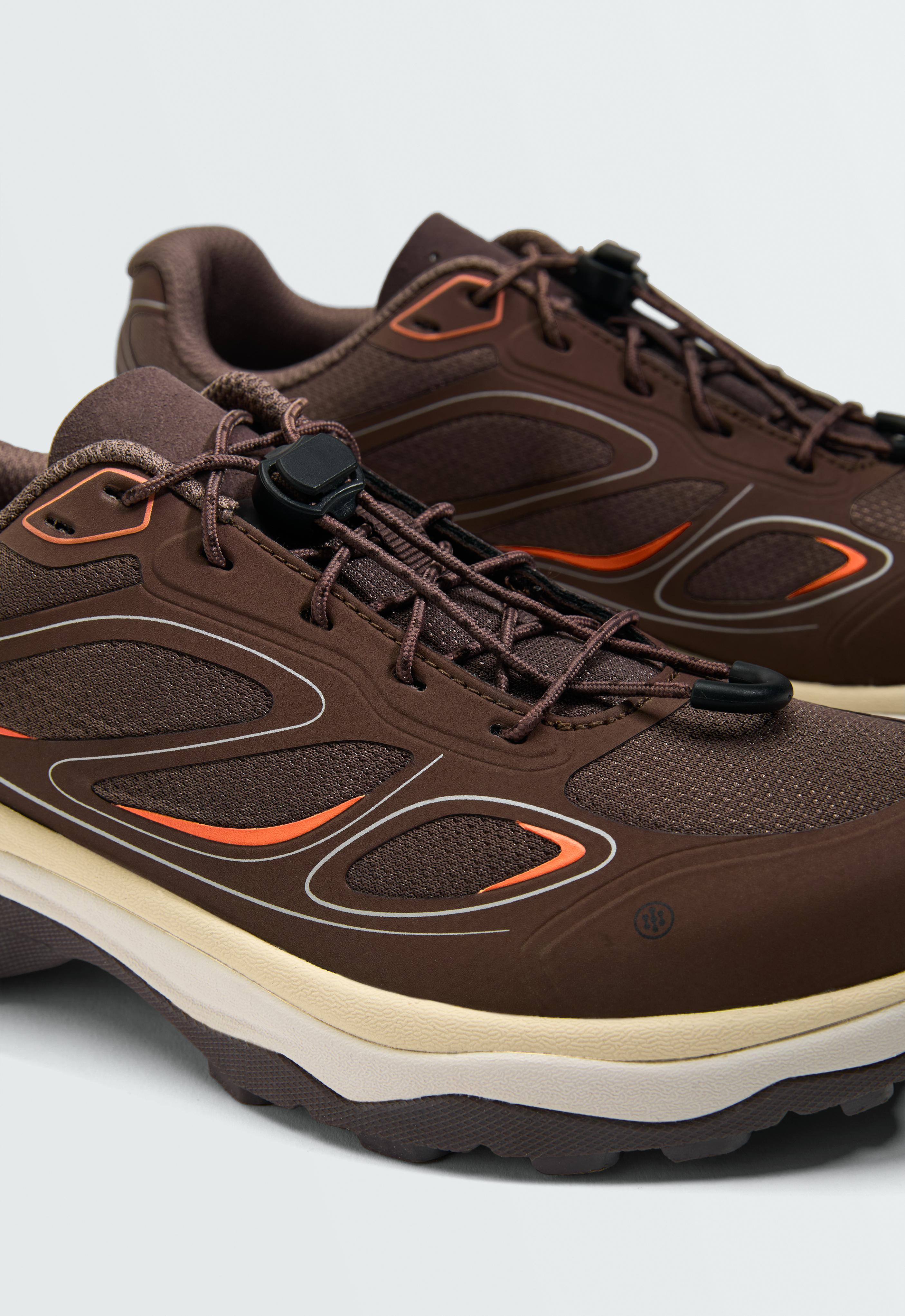 Mountain-style trainers Mountain-style trainers