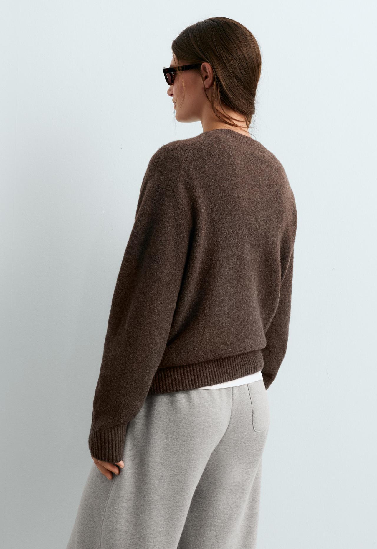 V-neck knit jumper — BROWN