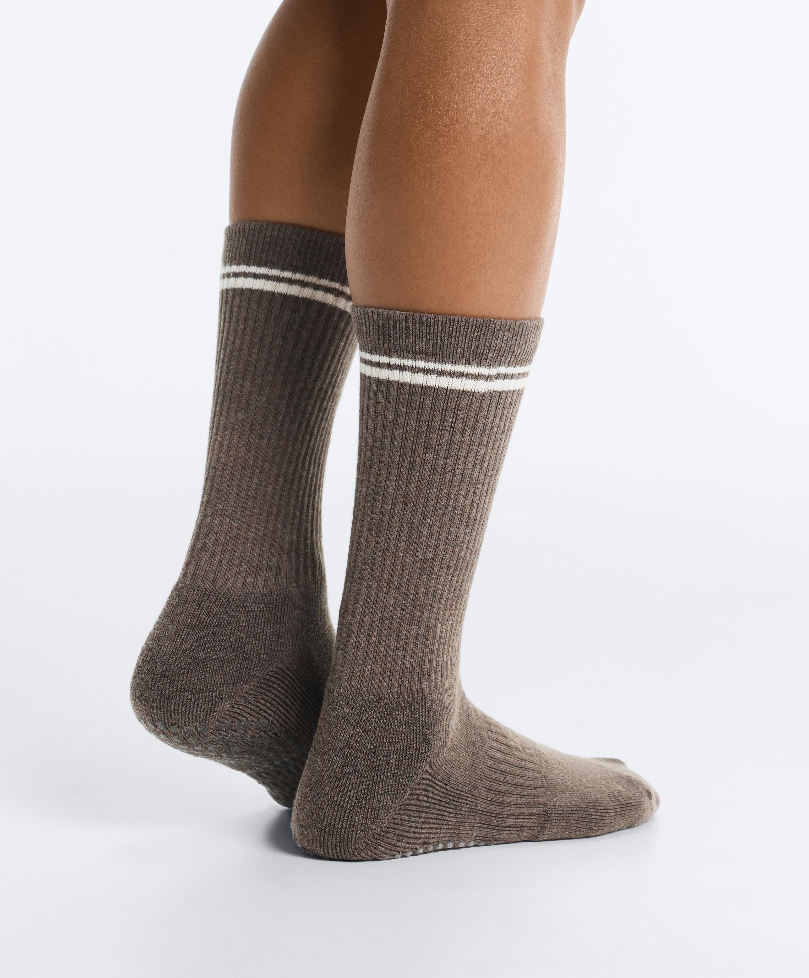 2 pairs of classic cotton cushioned yoga and Pilates socks — TAN MELANGE