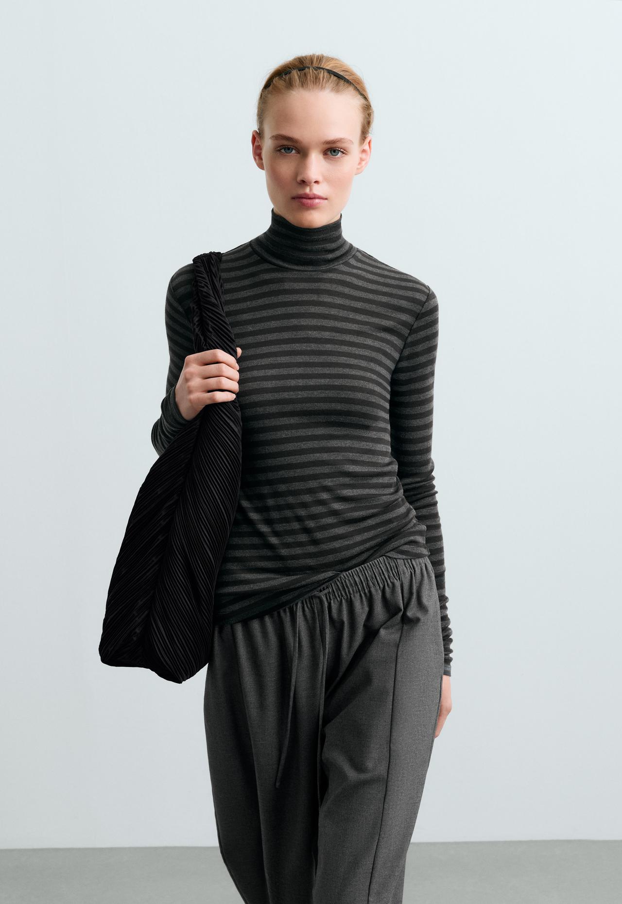 Base layer high-neck striped rib t-shirt — ANTHRACITE