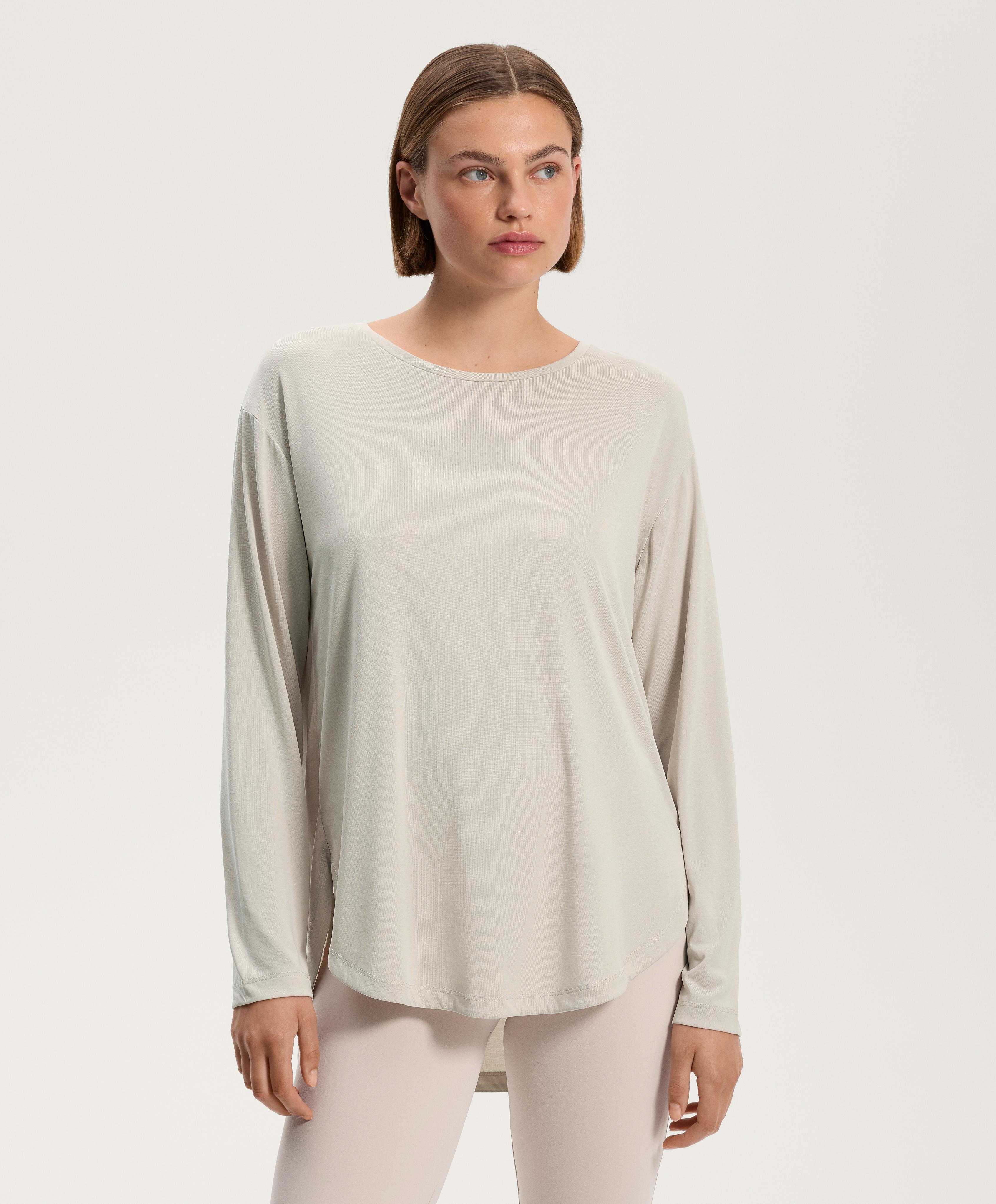 Long sleeve T-shirt with back pleat in a modal blend