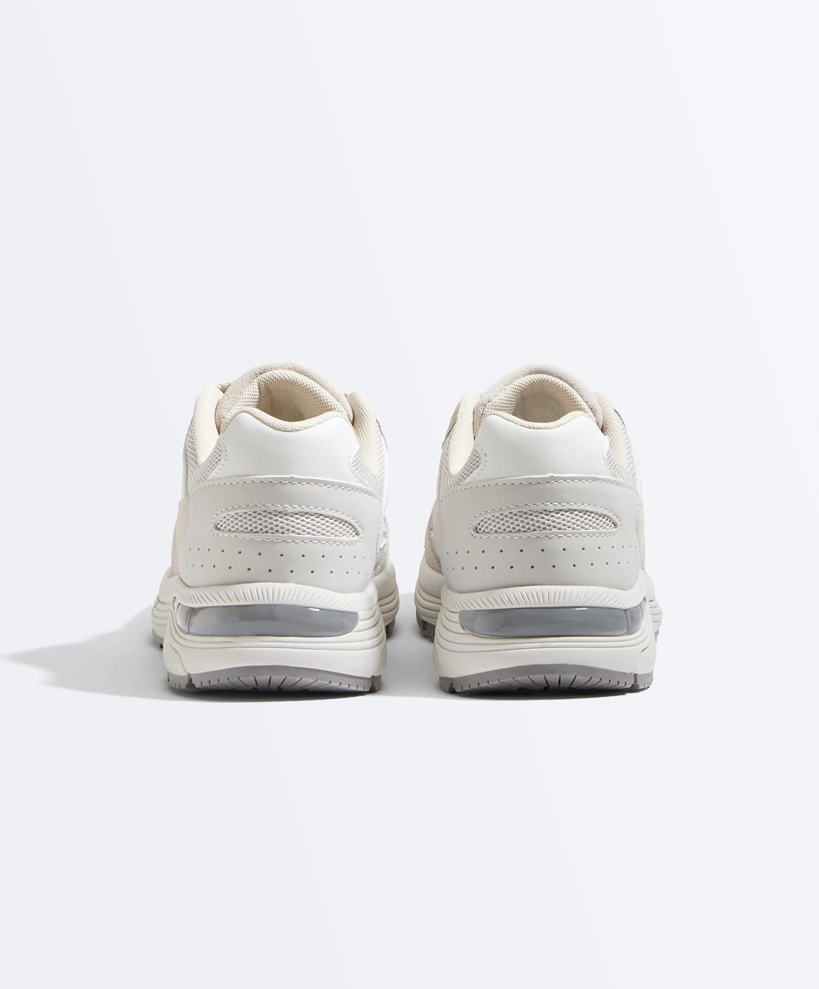 Running-style trainers — MINK