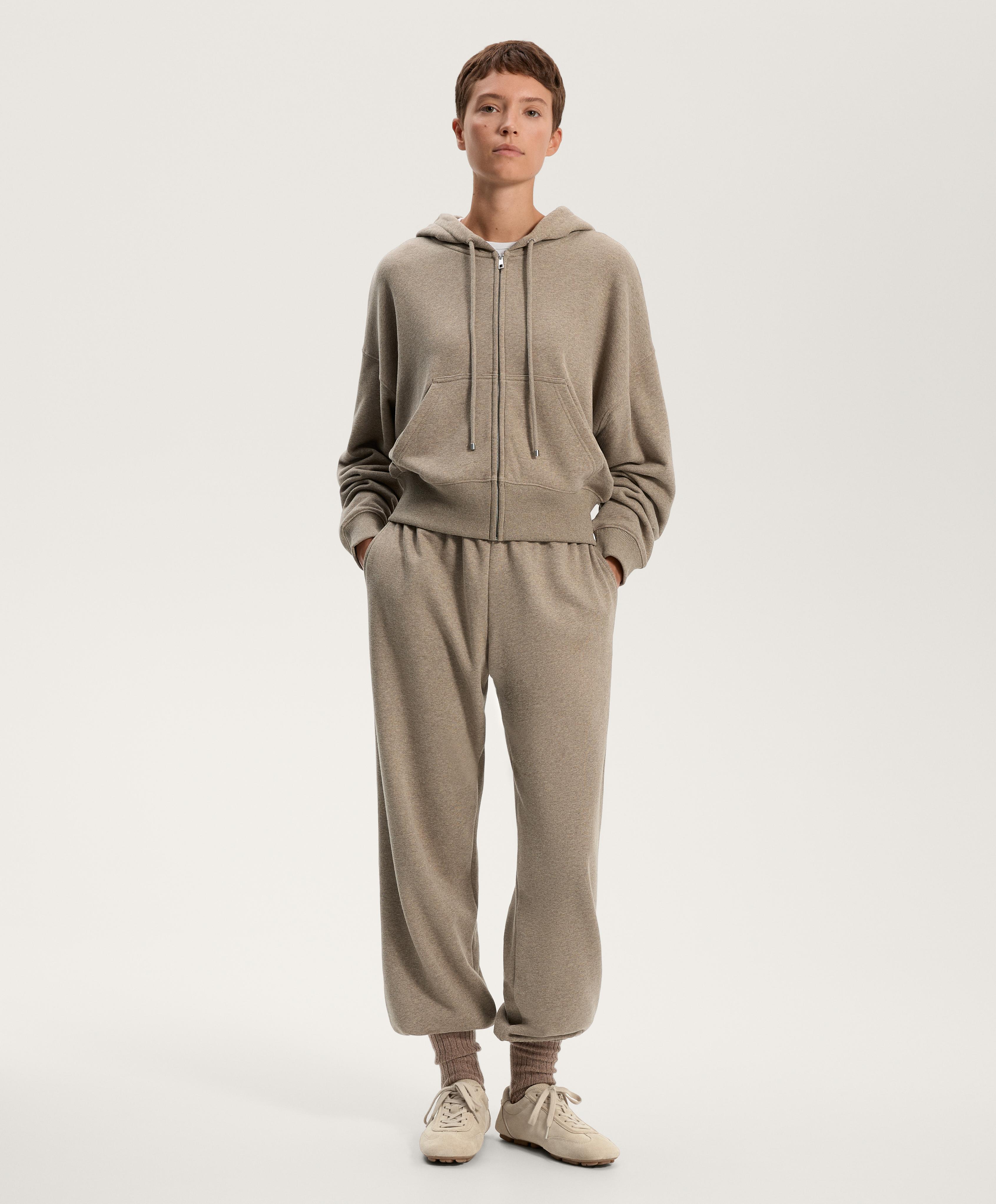 Total look jogger relaxed con algodón beige