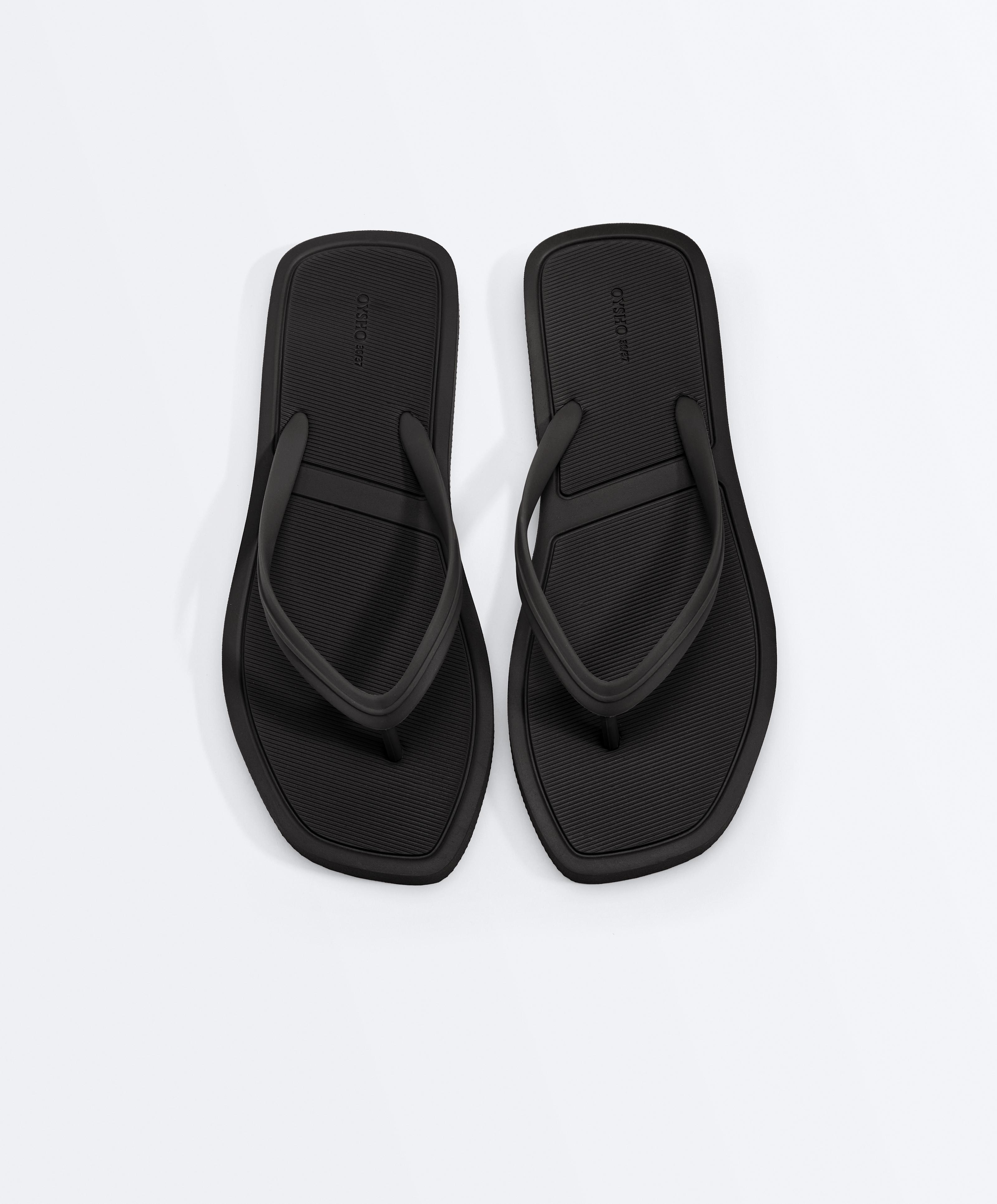 Embossed beach sandals