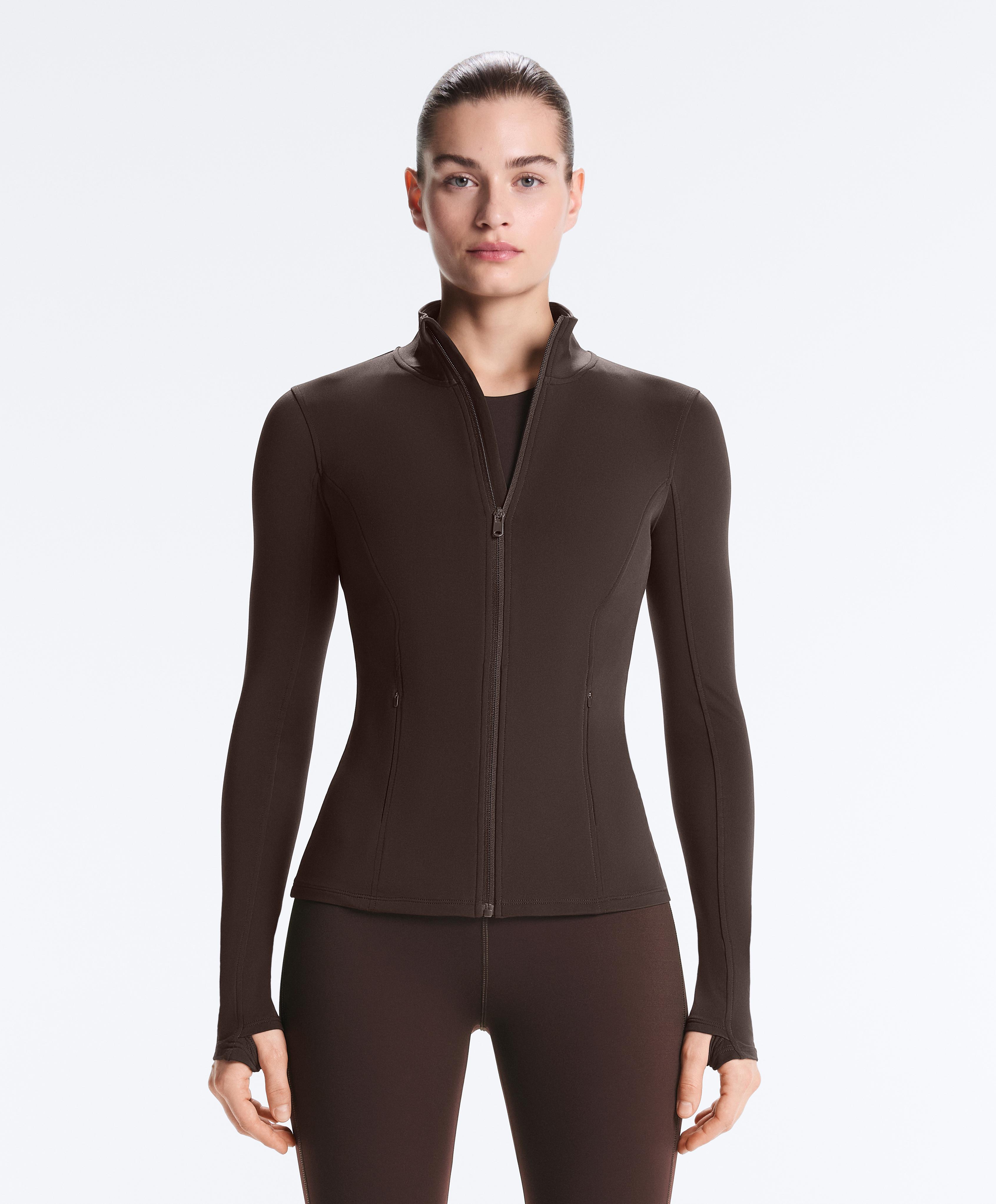 جاكيت تقني دافئ وخفيف