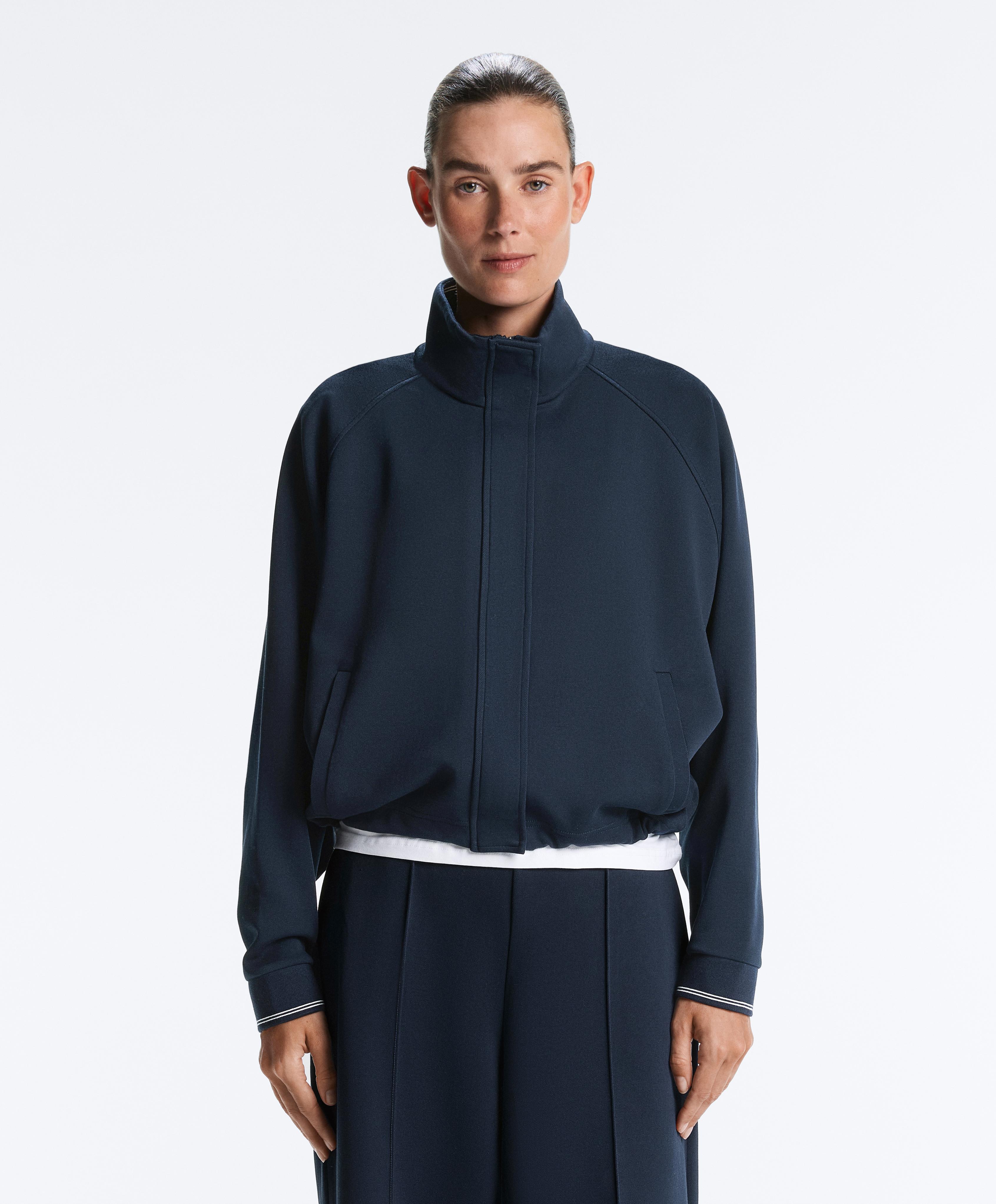 Casaco piqué com algodão e piping contraste Casaco piqué com algodão e piping contraste