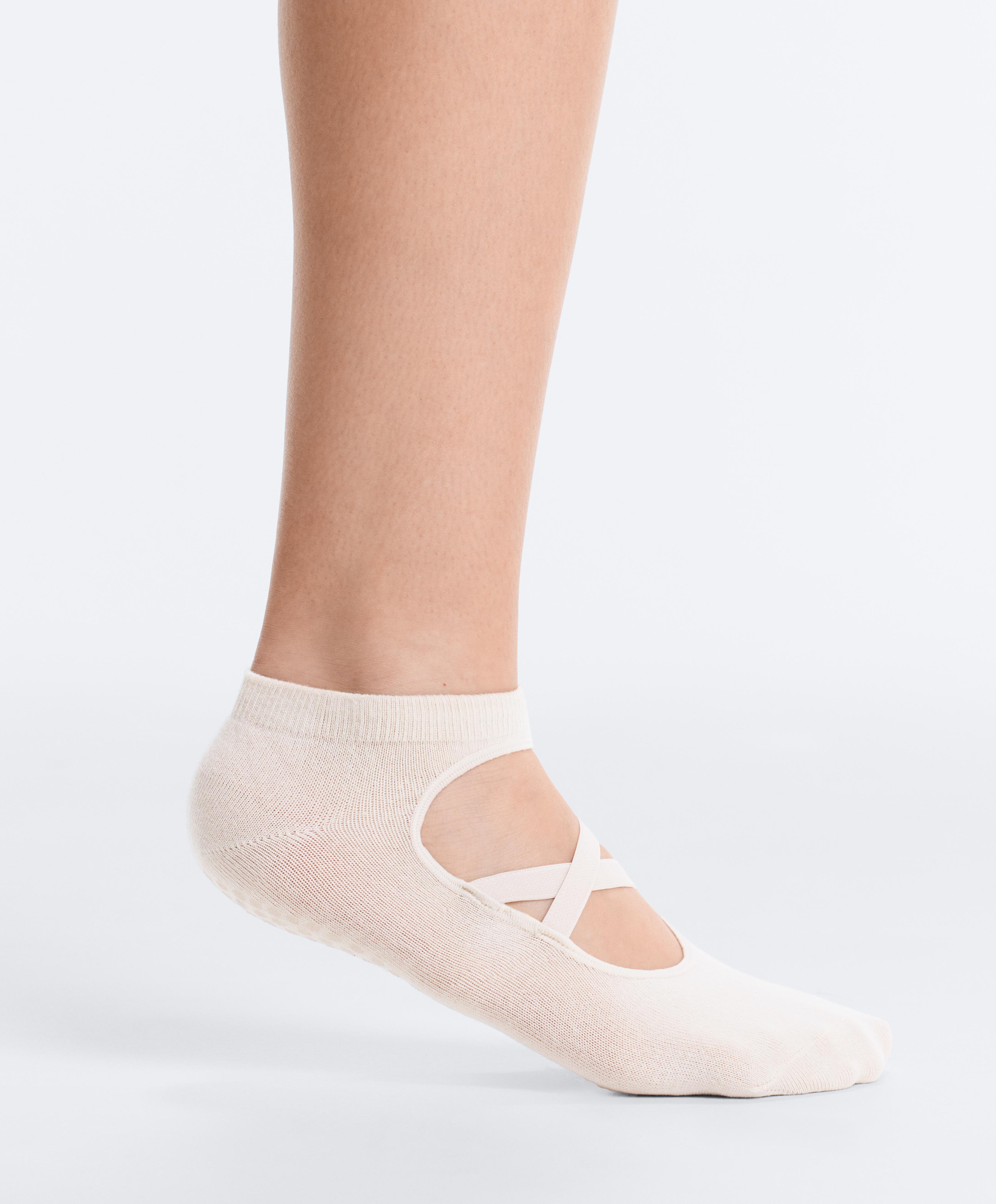2 pairs of cotton blend sneaker yoga and Pilates socks with crossover straps — OLIVE