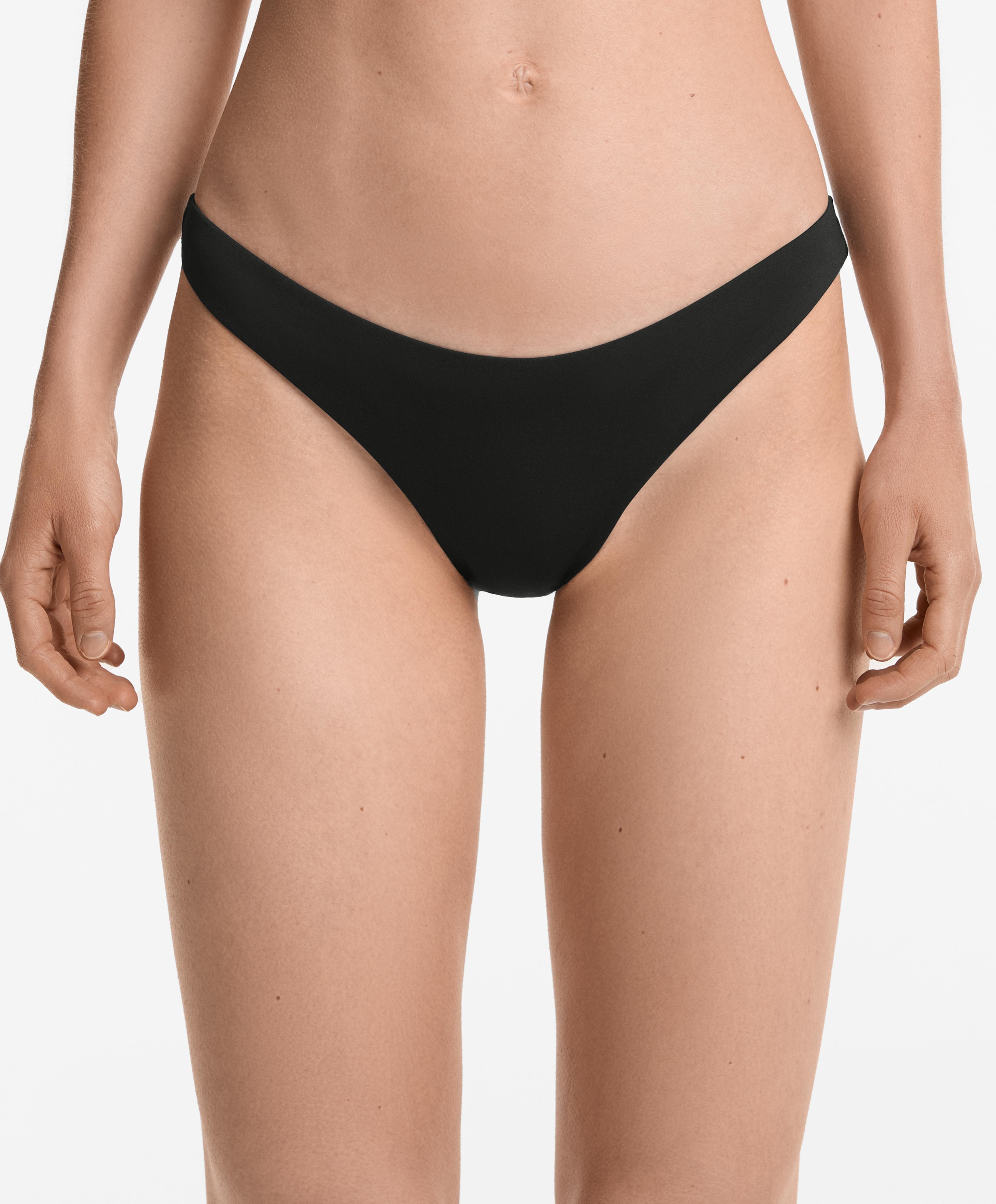 U-cut medium-coverage bikini briefs