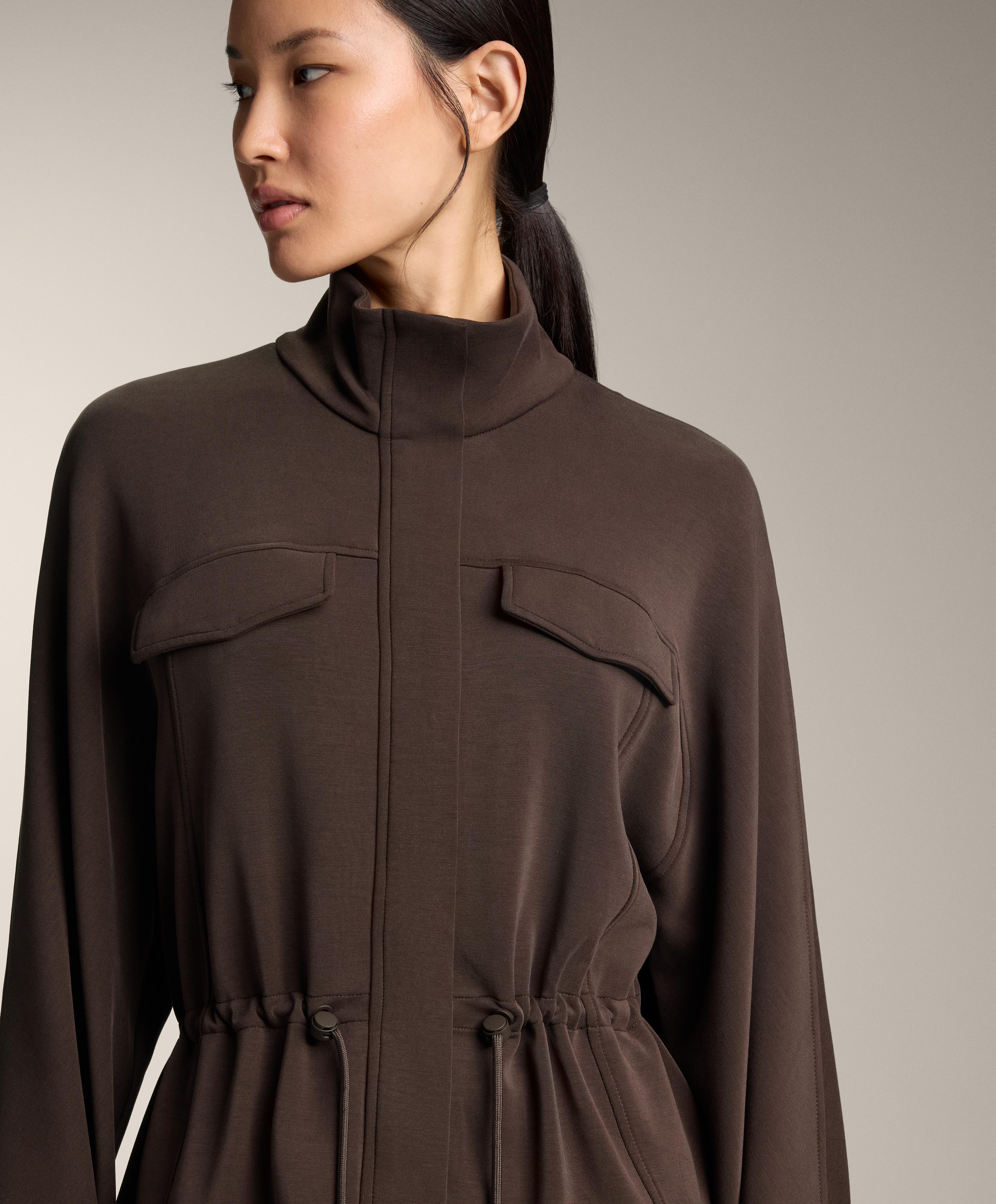 Chaqueta bolsillos cintura ajustable con modal tacto suave