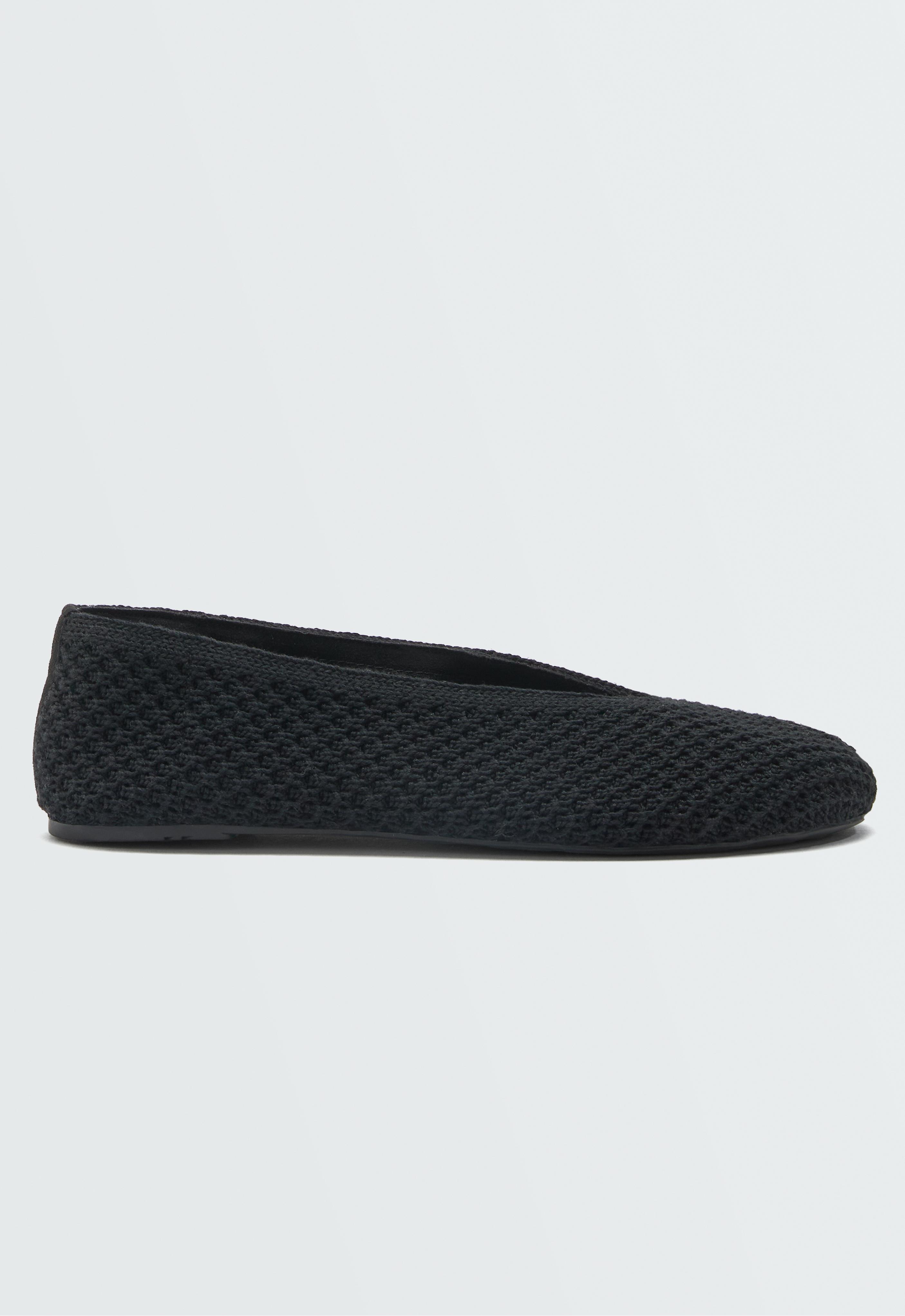 Crochet ballet flats — BLACK