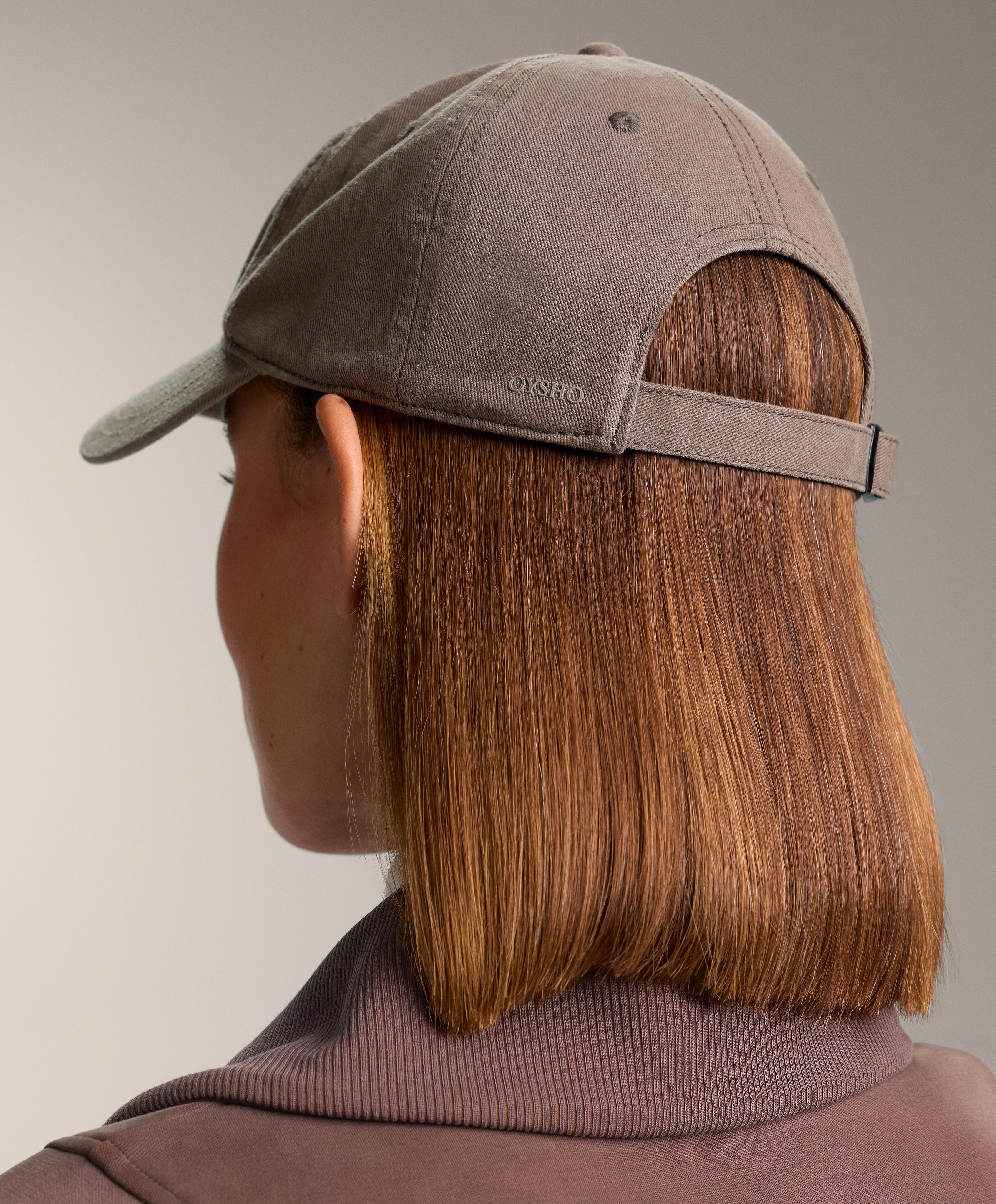 Washed-effect 100% cotton cap — BROWN