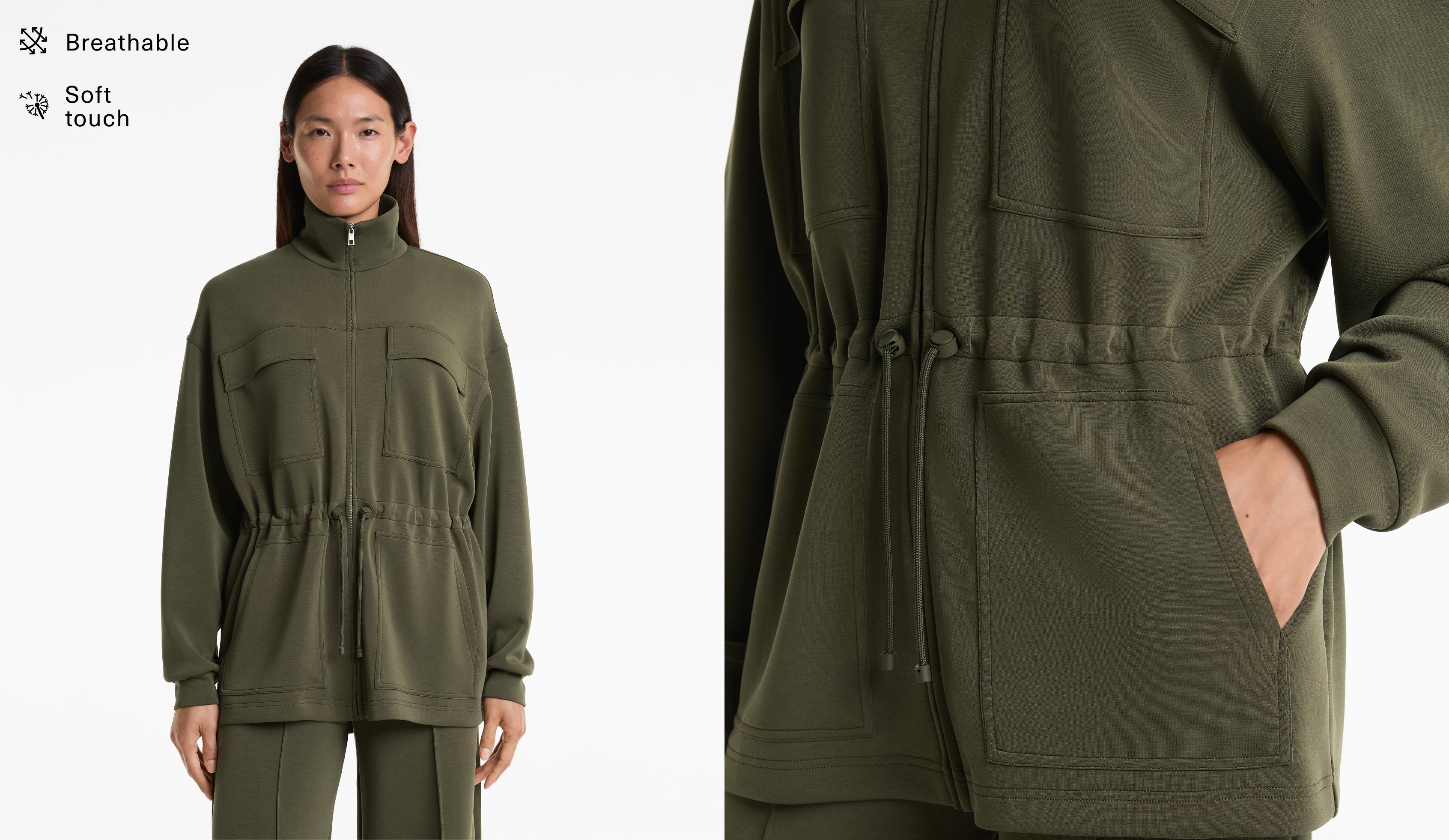 Veste longue avec poches contenant du modal