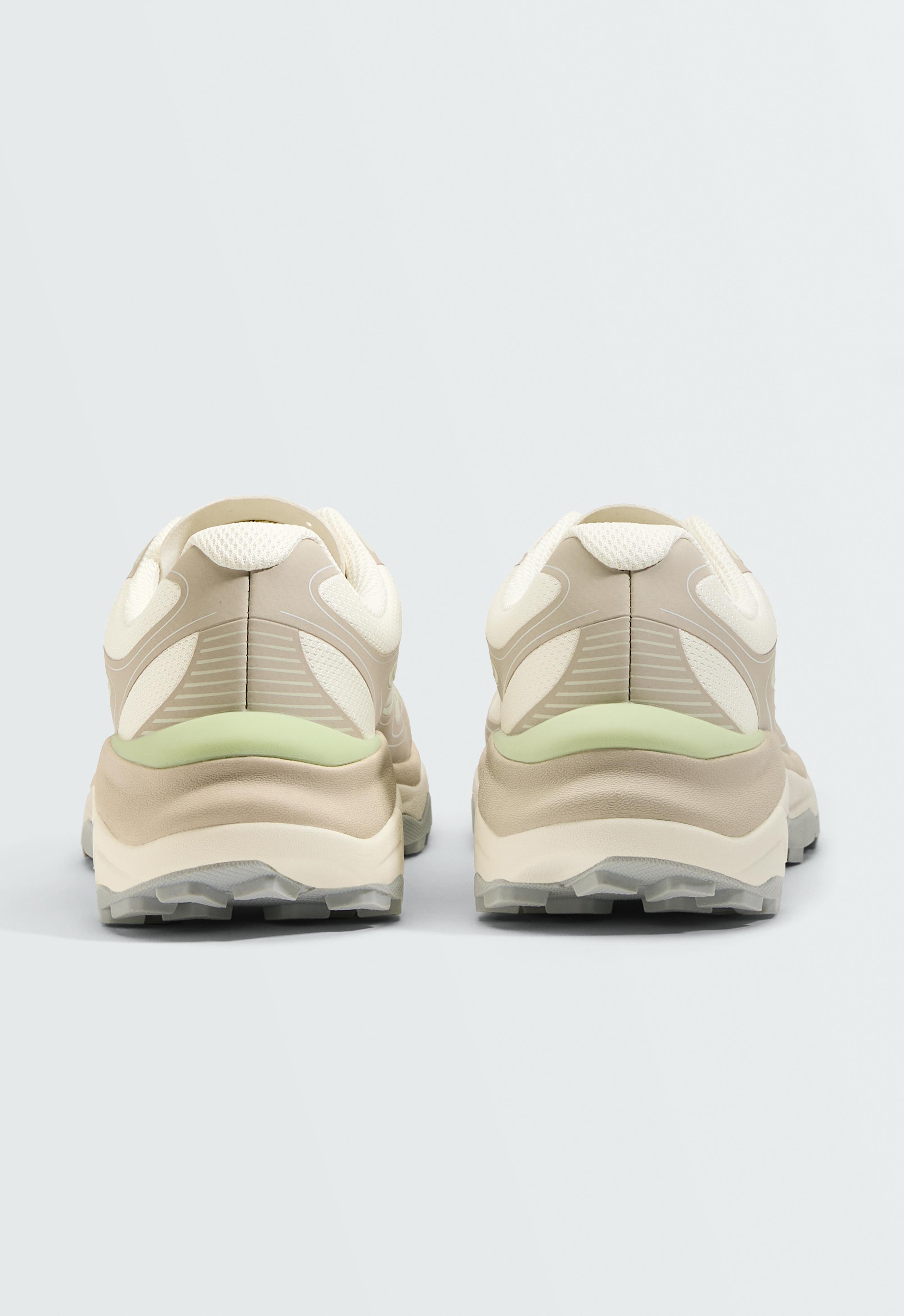Mountain-style trainers — WHITE