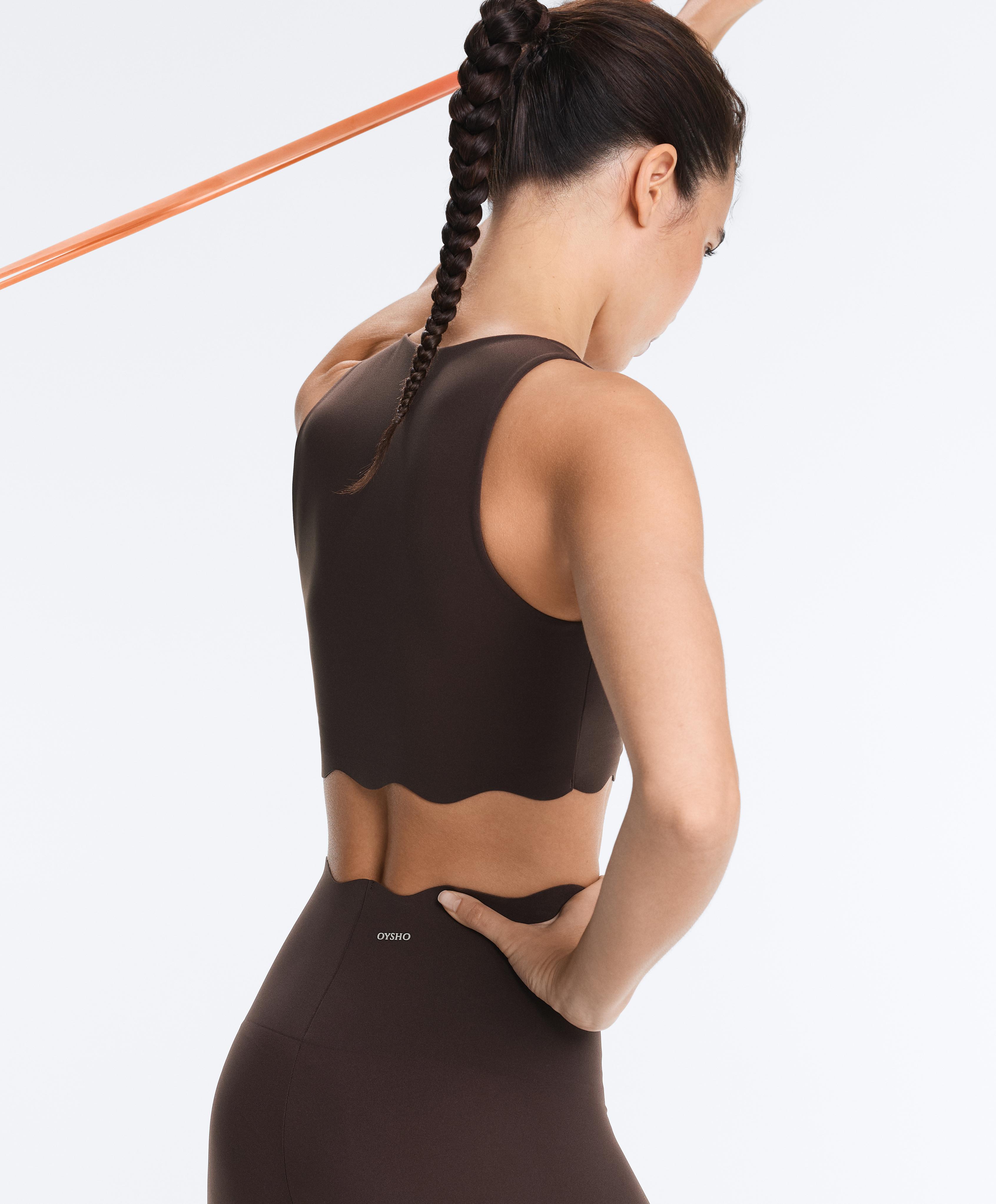 Wavy medium-support compressive sports bra — DARK REDDISH‑BROWN