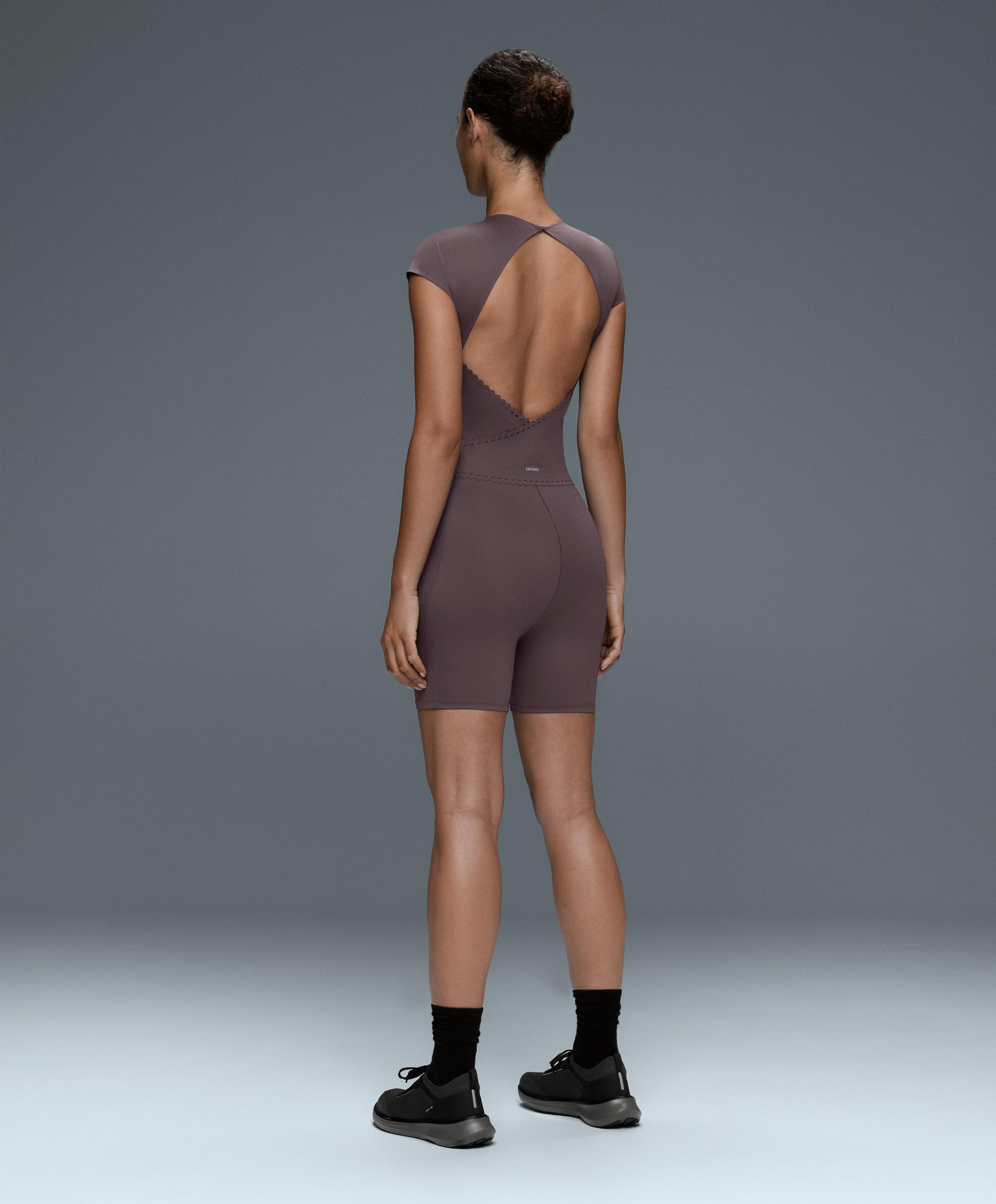 Perfect-adapt short-sleeved playsuit — Purplish brown