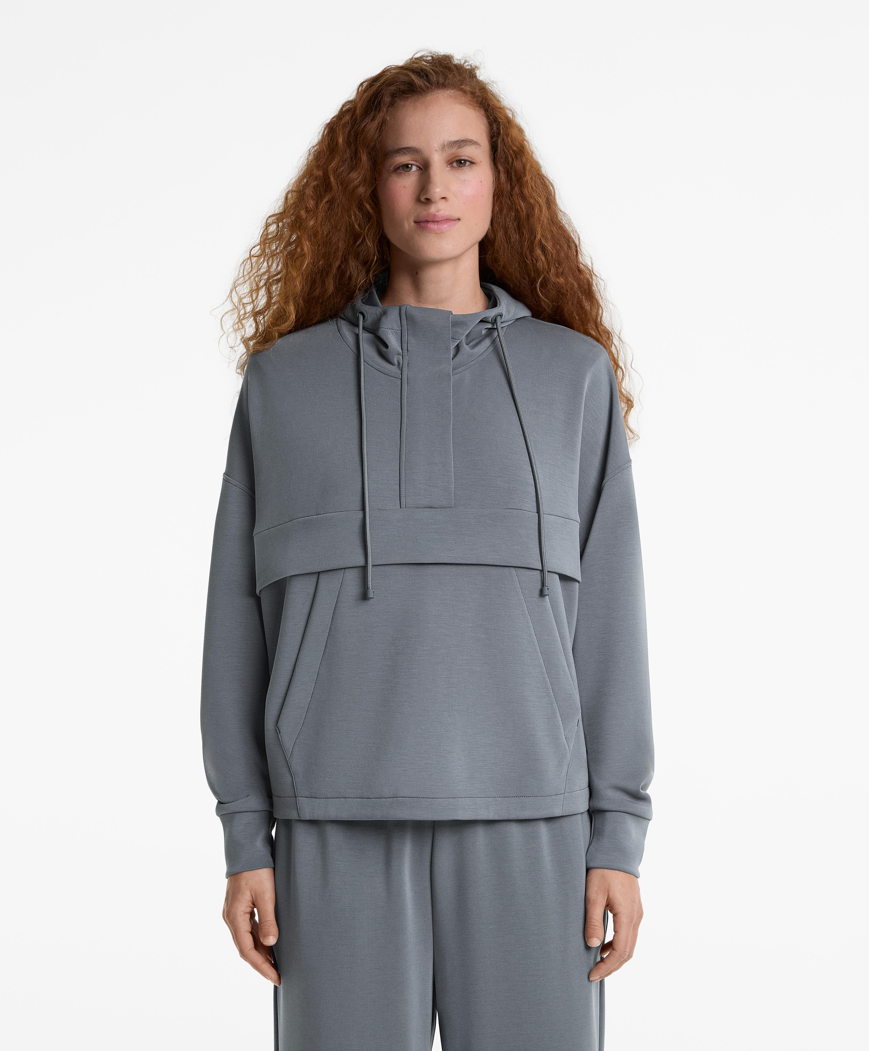 Soft-touch sweatshirt with modal and zip