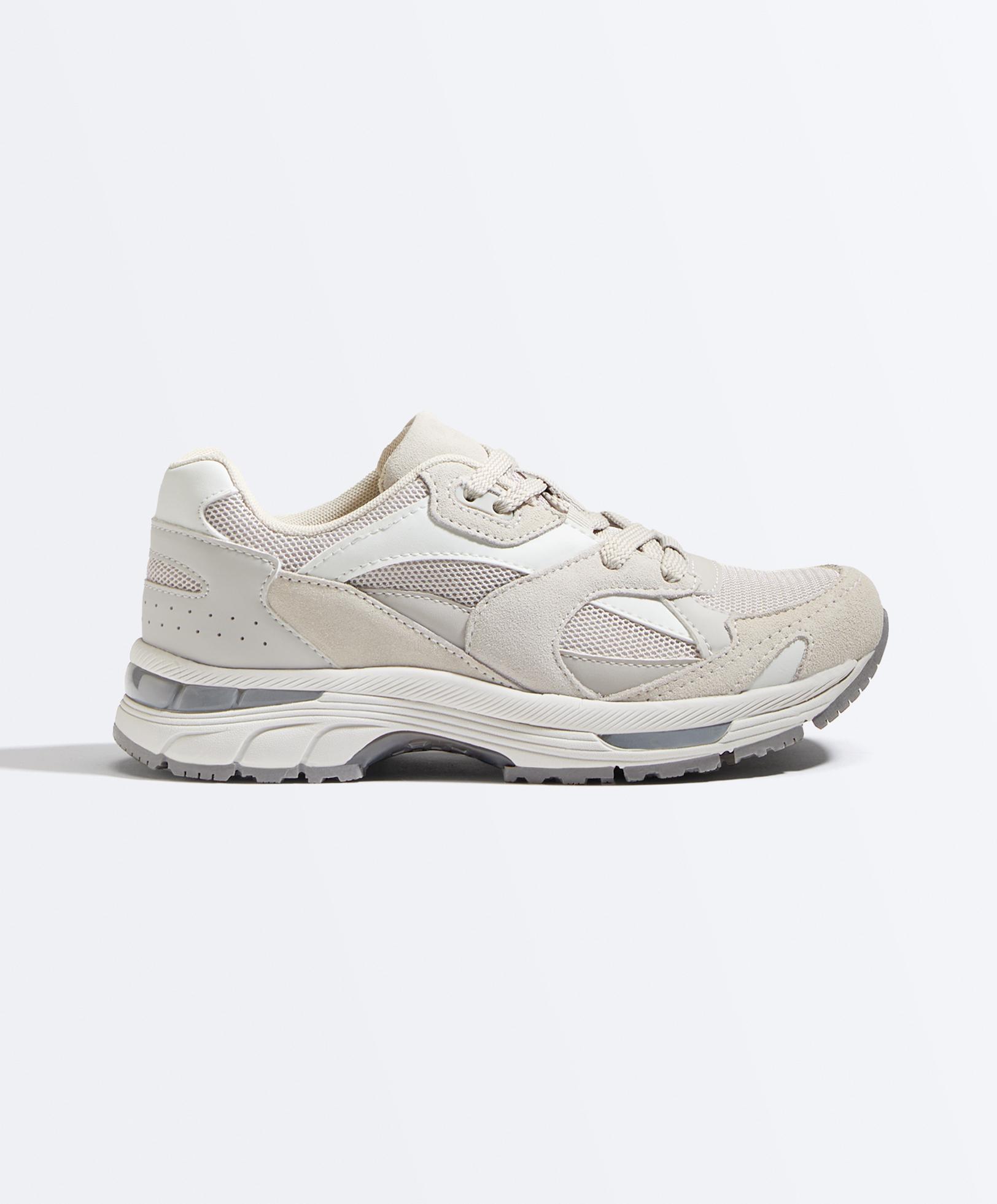 Running-style trainers — MINK